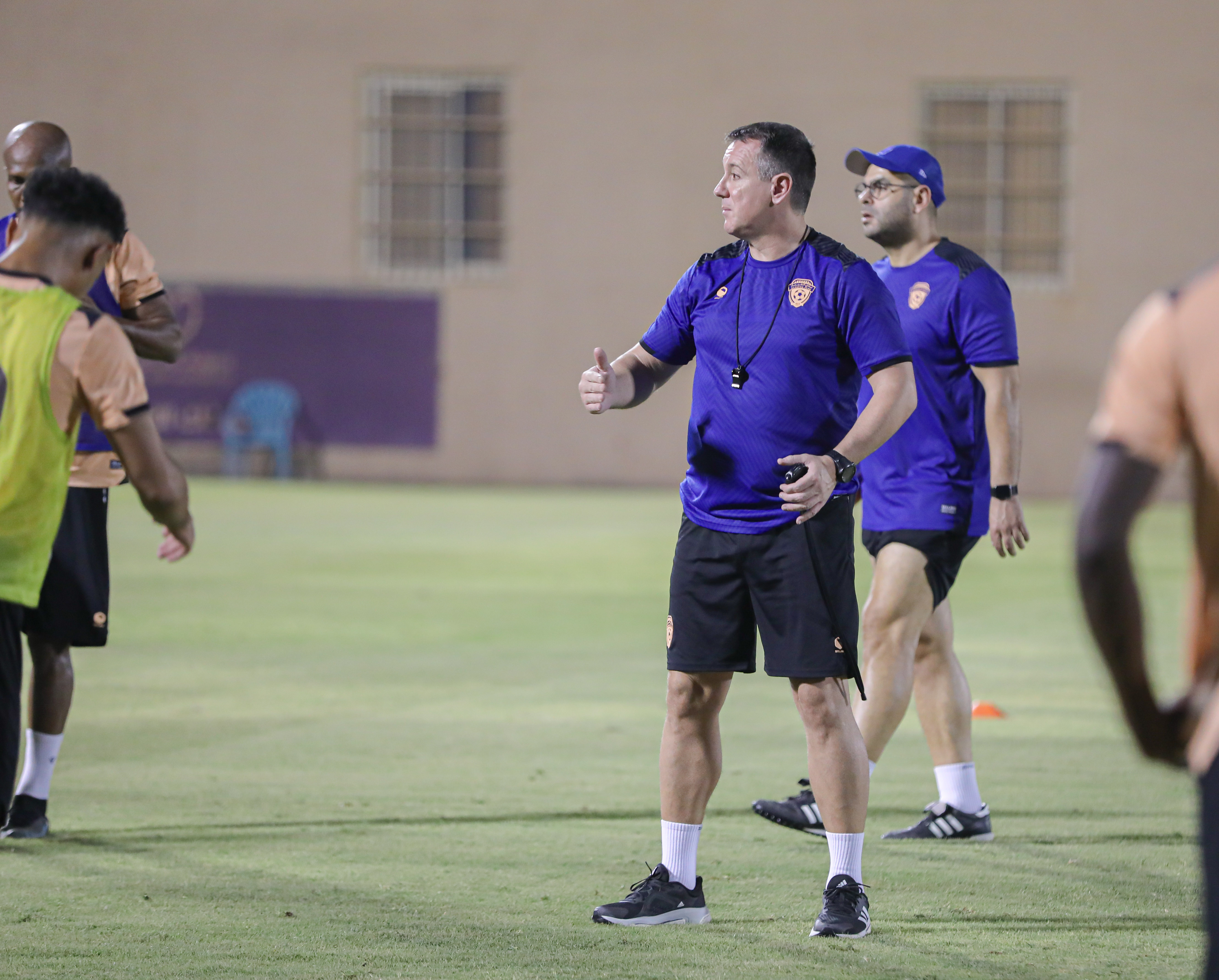 الفريق الاول يواصل تدريباته اليومية