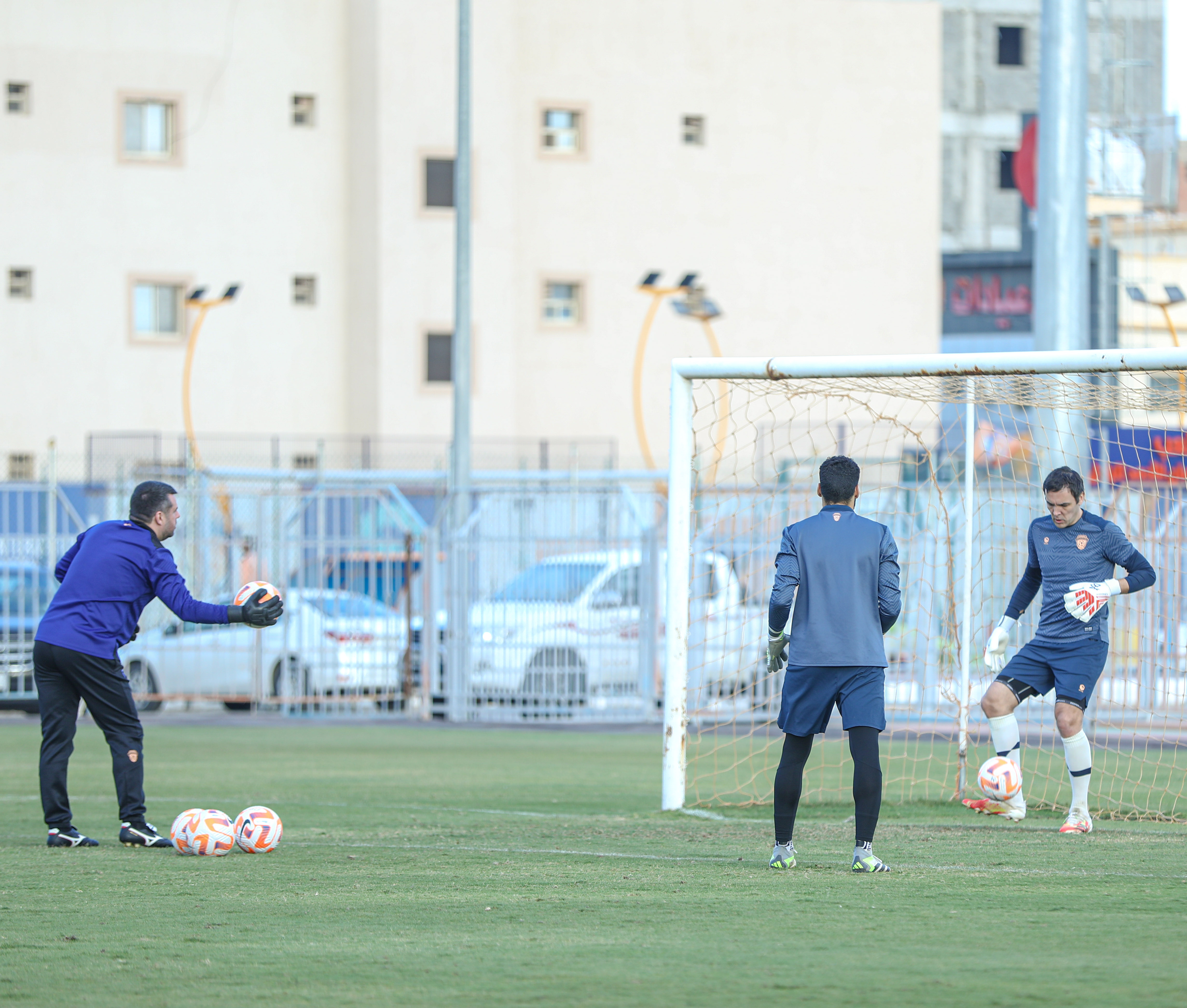 الفيحاء‬ ينهي تحضيراته لمواجهة ‫الهلال‬ ، وبعثة الفريق تغادر إلى الرياض.