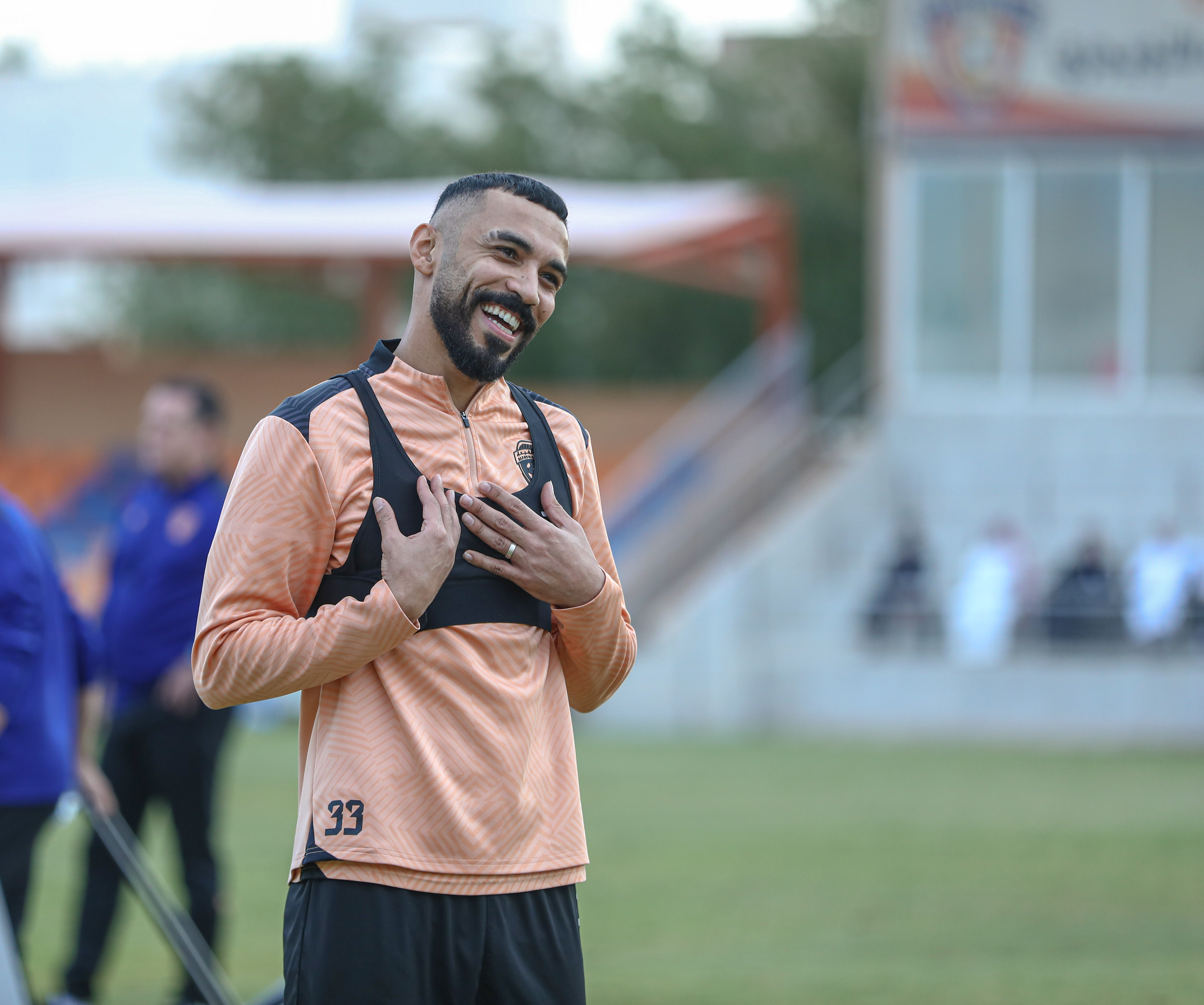 الفيحاء‬ ينهي تحضيراته لمواجهة ‫الهلال‬ ، وبعثة الفريق تغادر إلى الرياض.