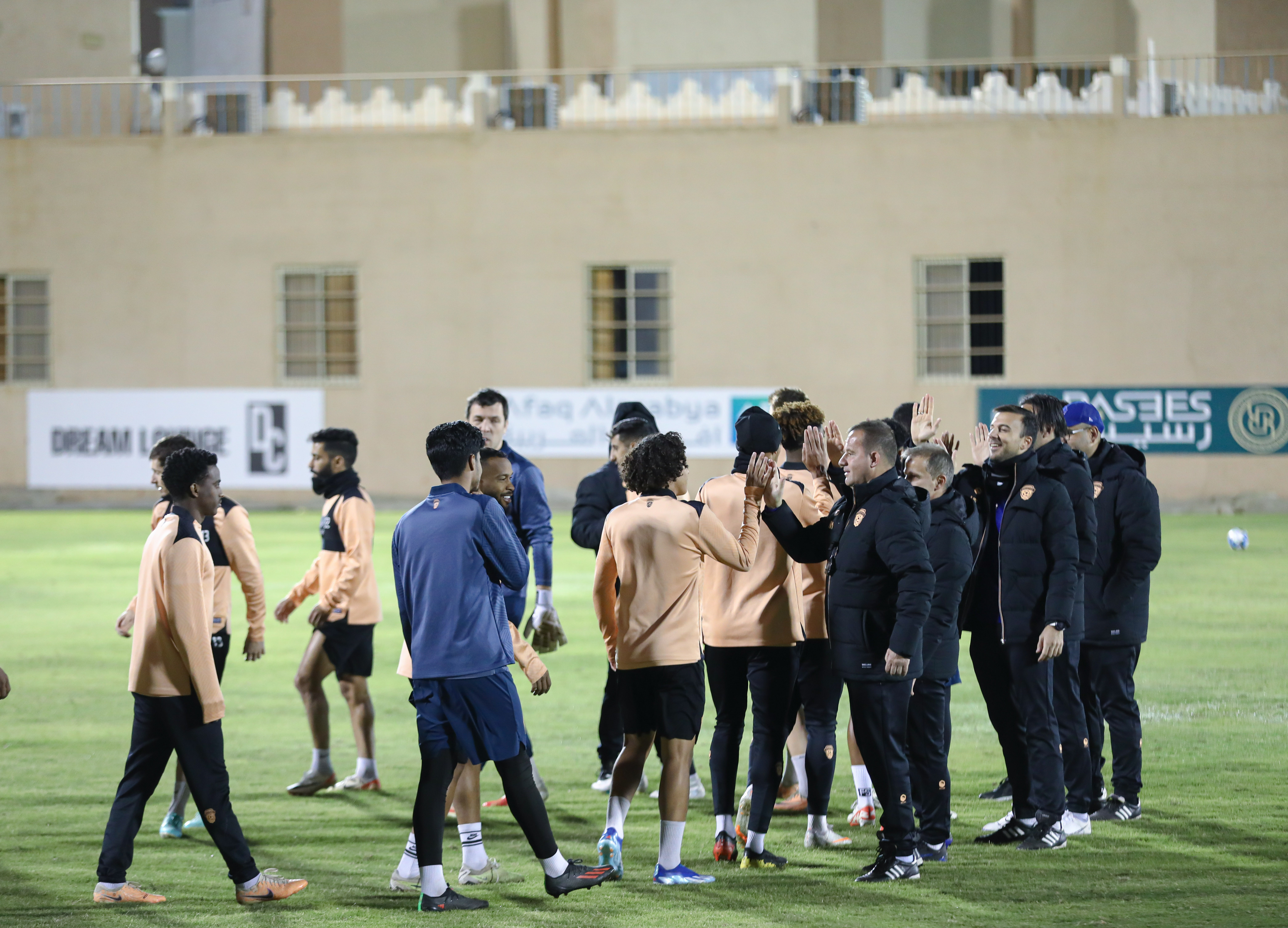 الفيحاء يواصل تدريباته على ملعب معالي الشيخ عبدالعزيز التويجري بالنادي