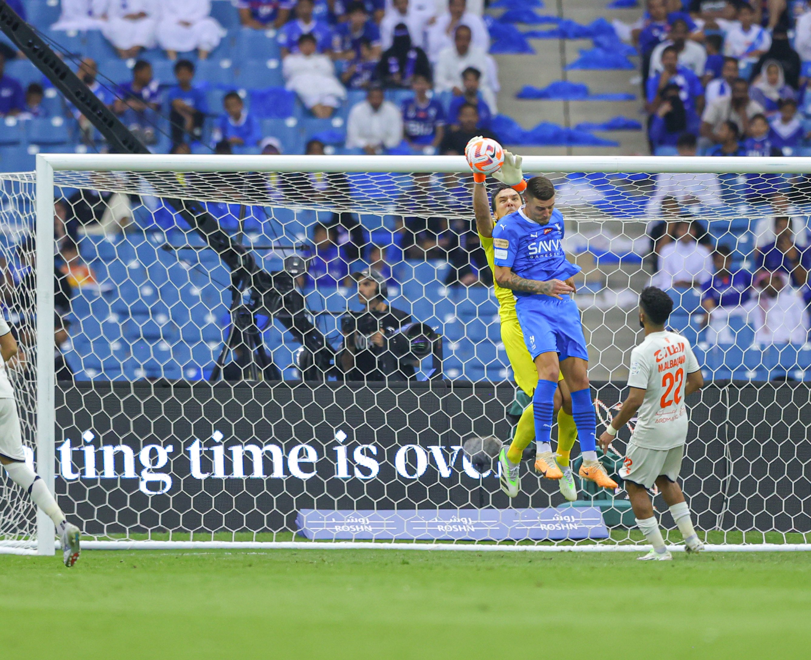 الفيحاء يتعادل مع الهلال إيجابياً