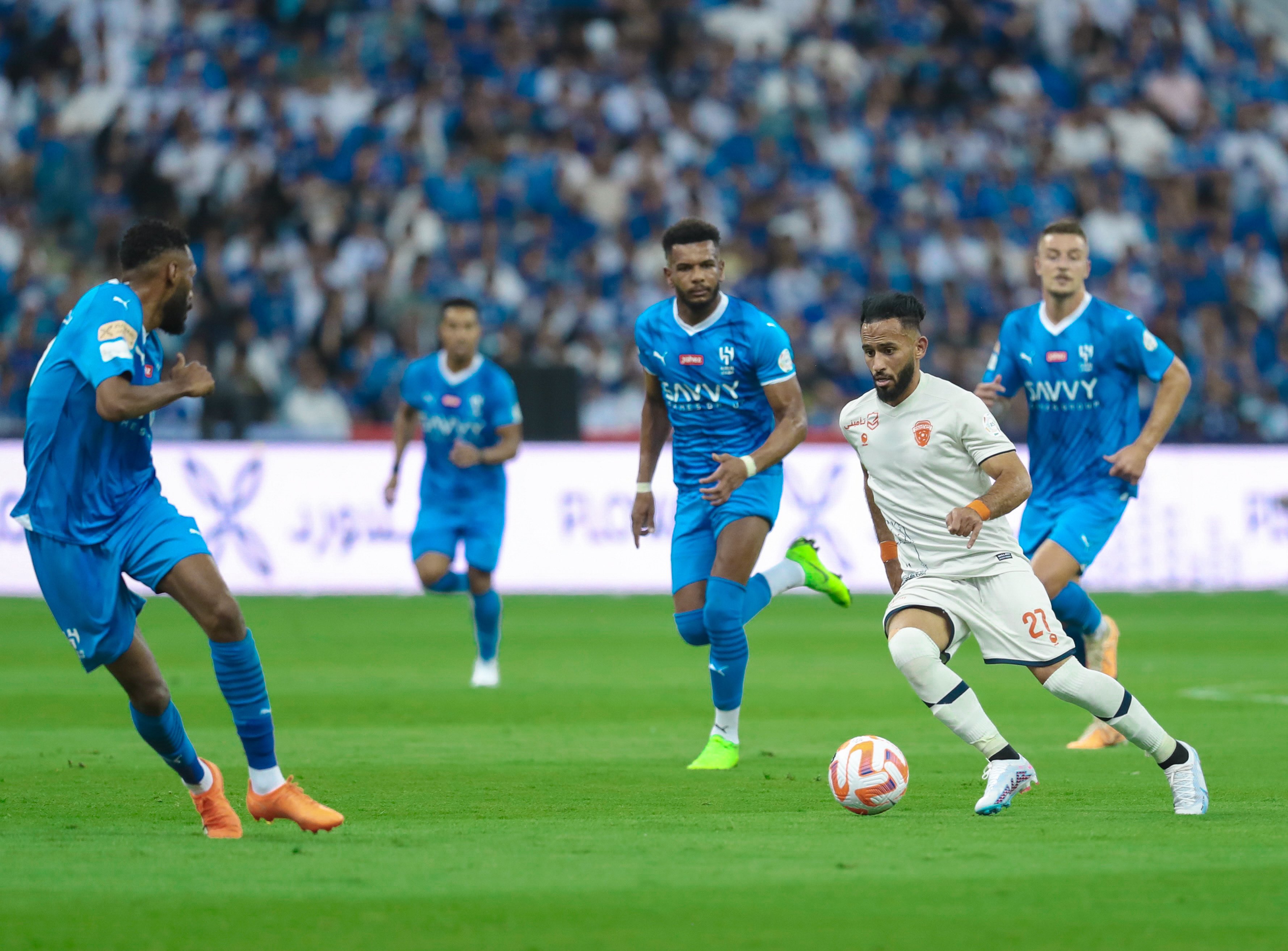 الفيحاء يتعادل مع الهلال إيجابياً