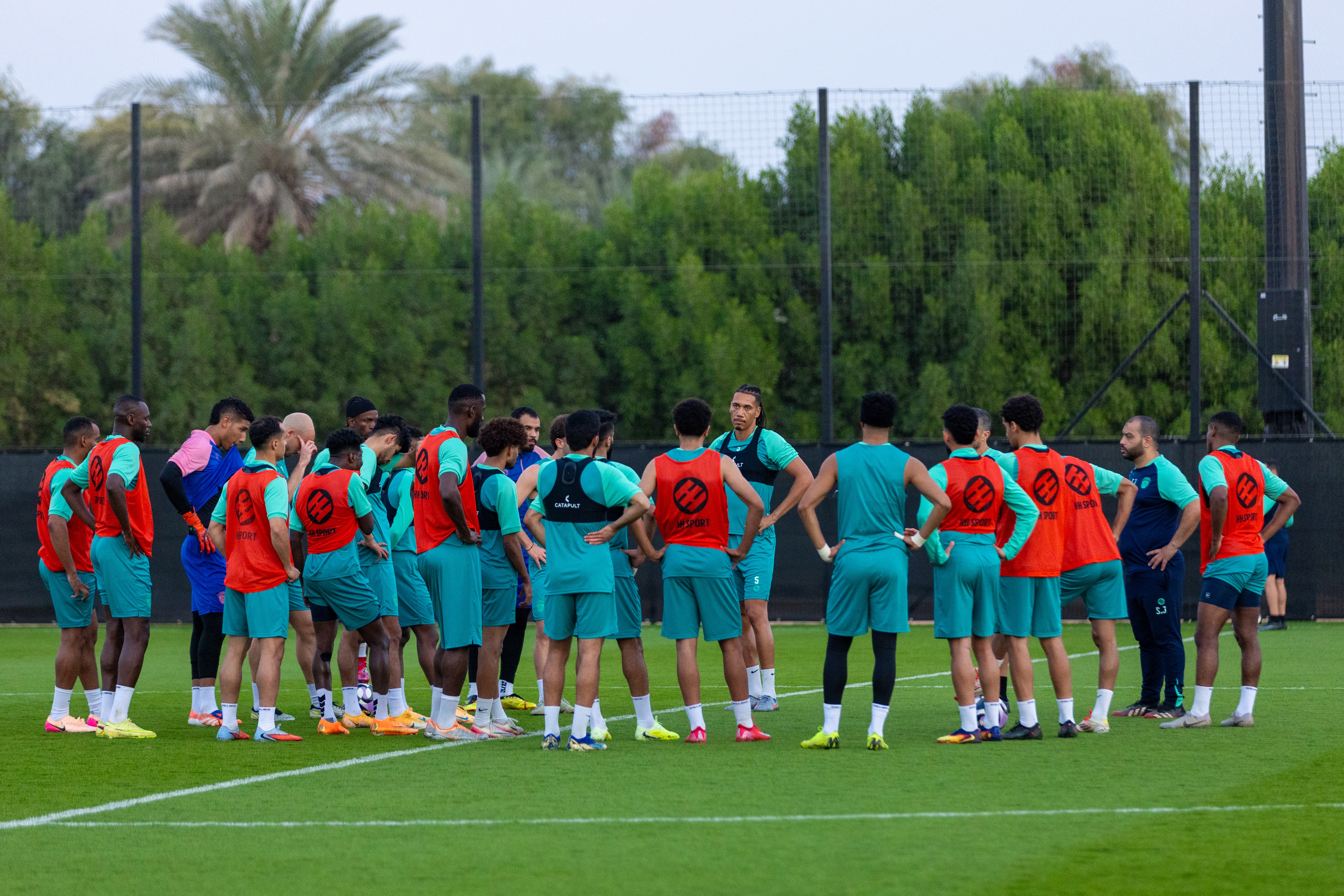 الفيحاء يواصل برنامجه الإعدادي في معسكر العين بحصتين تدريبيتين