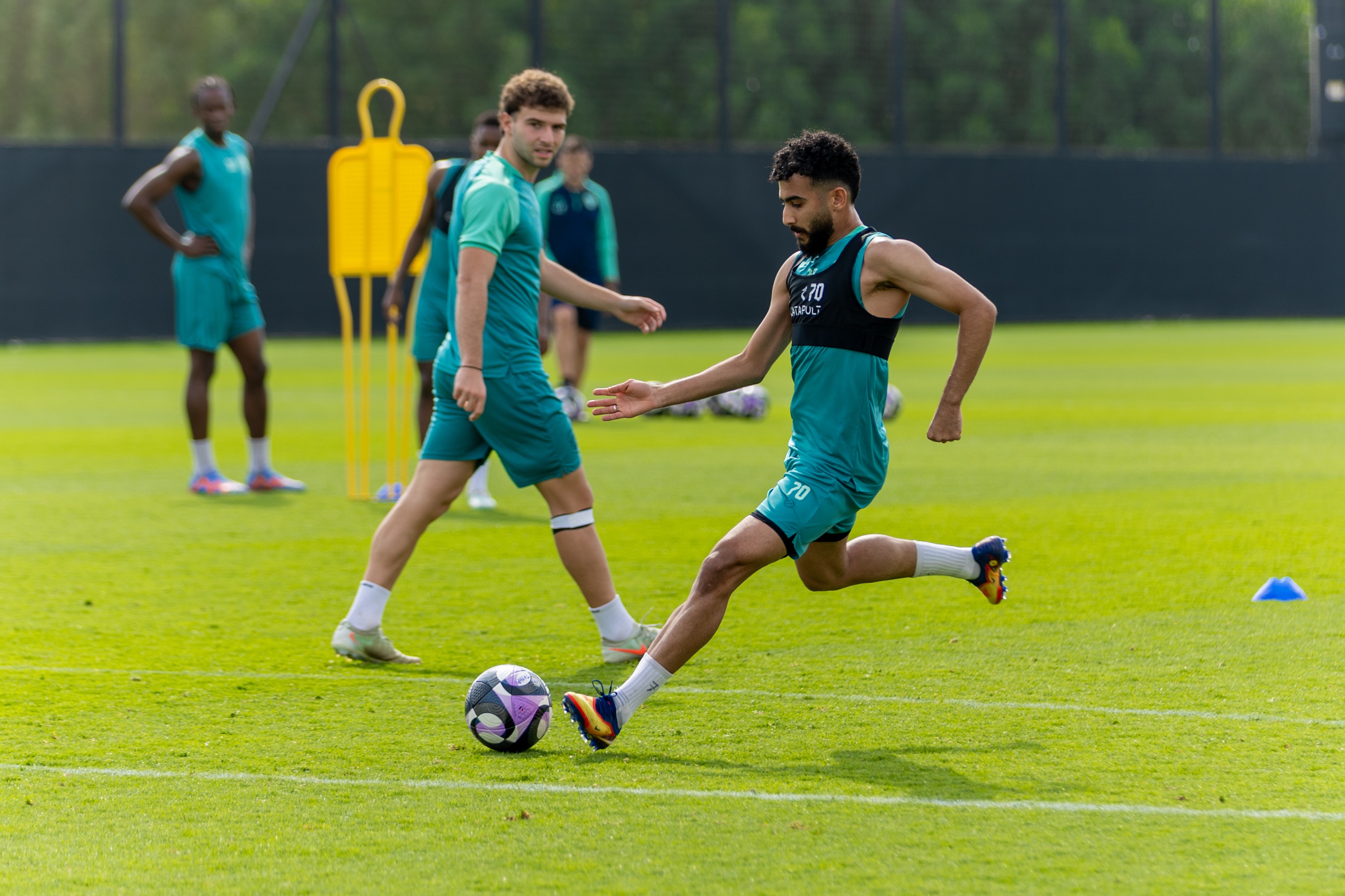 الفيحاء يواصل برنامجه الإعدادي في معسكر العين بحصتين تدريبيتين