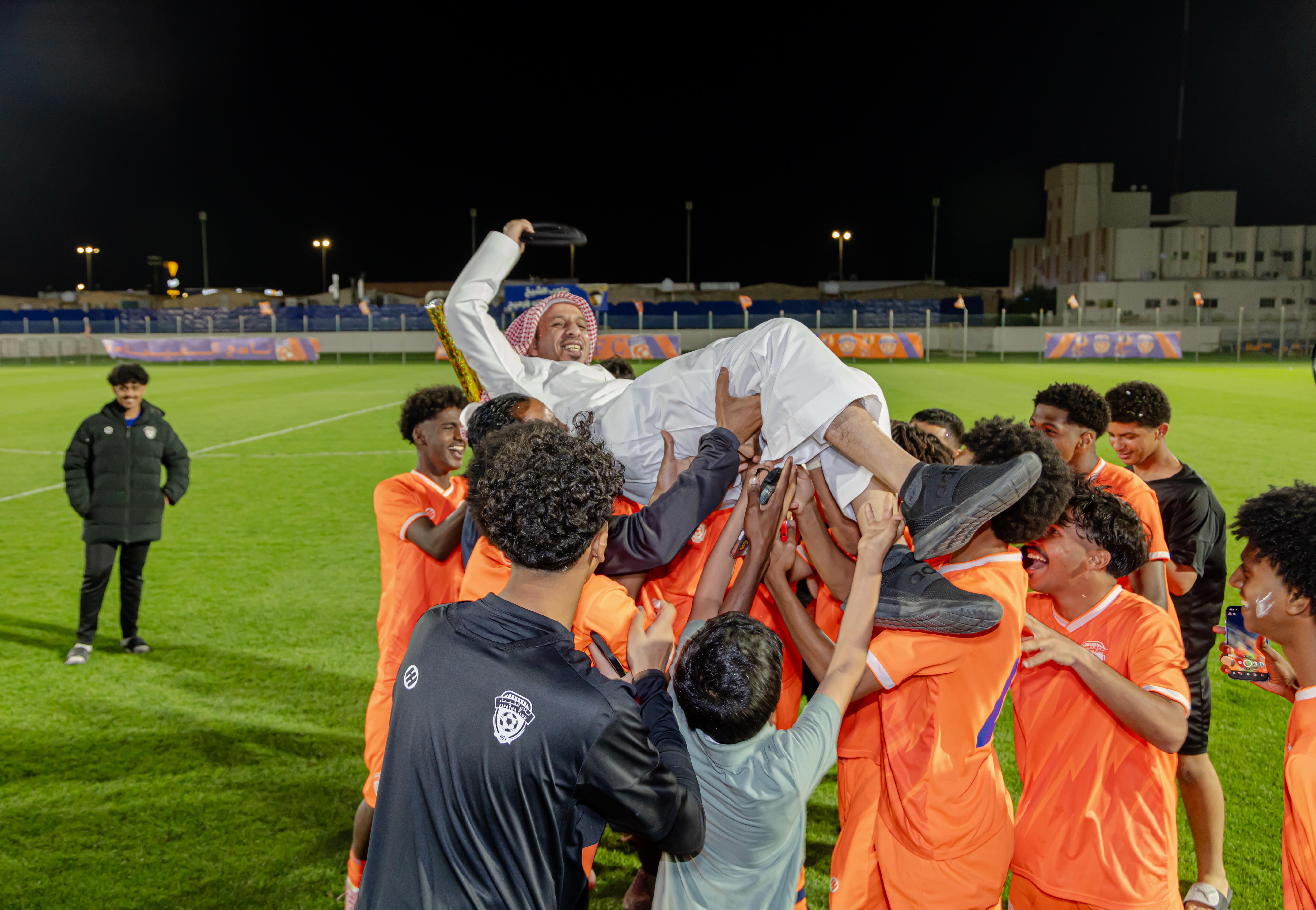 الفيحاء يحتفي بصعود فريق 17 سنة إلى الدوري الممتاز بعد موسم مميز