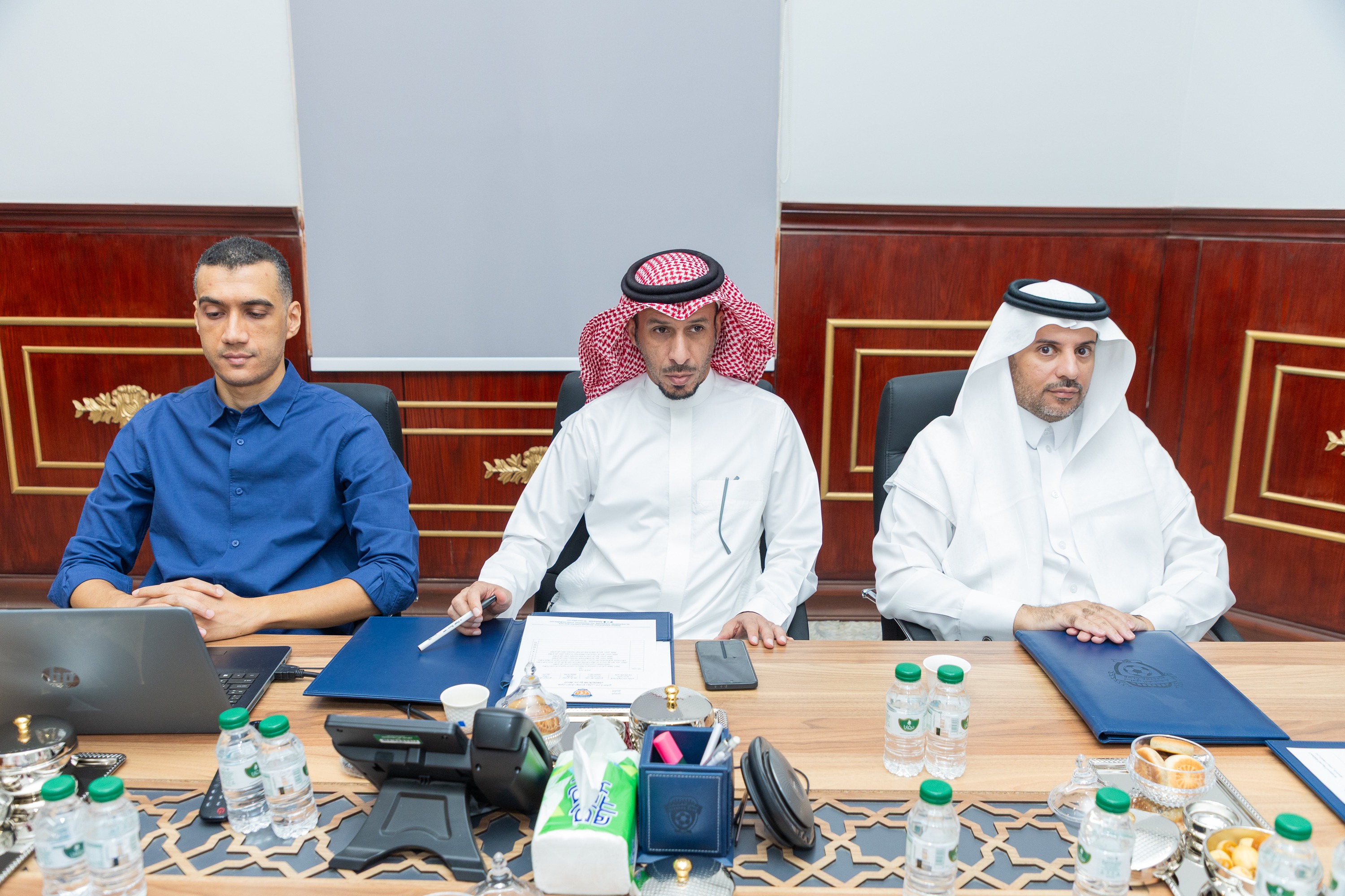 مجلس إدارة النادي يعقد اجتماعه الدوري