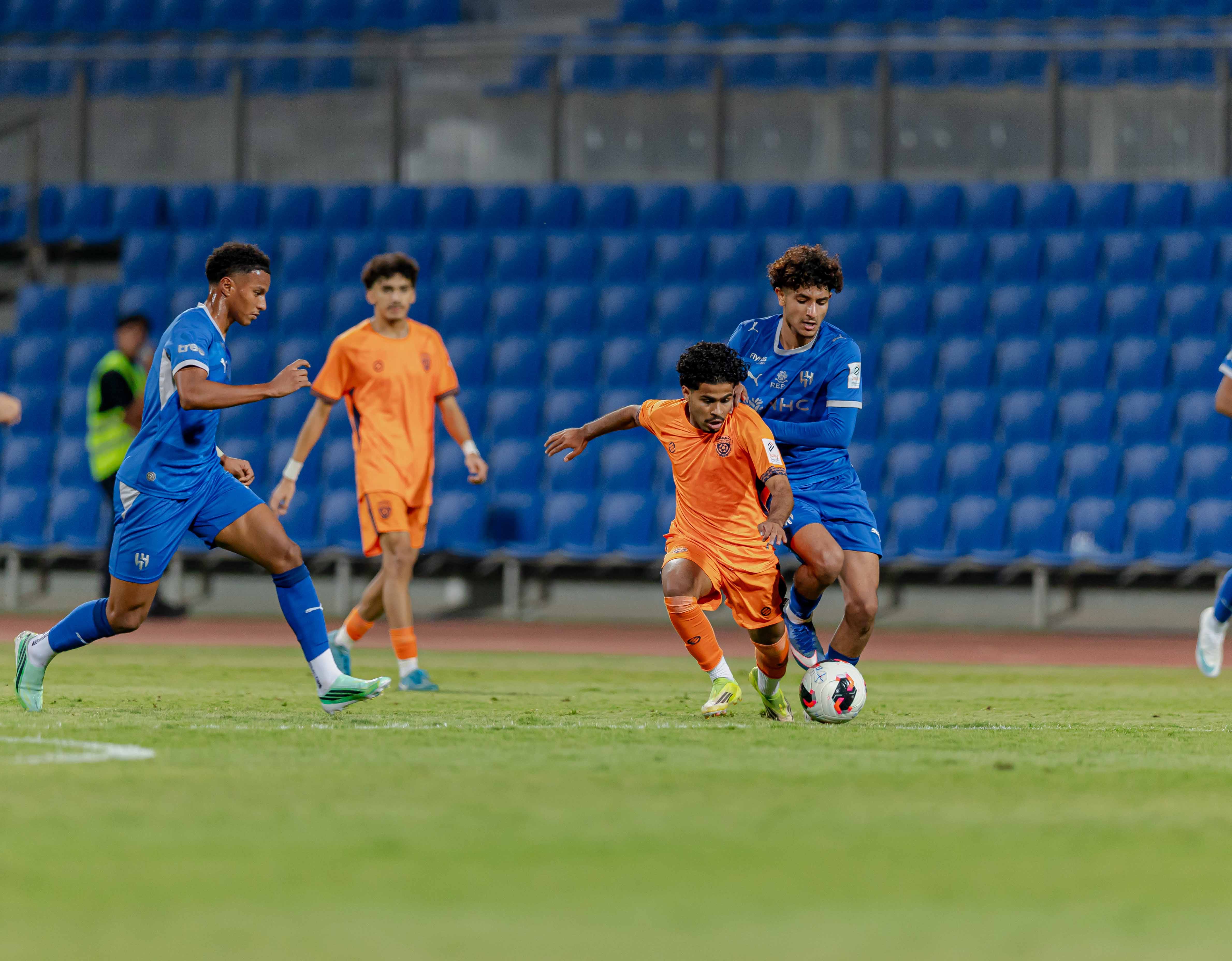 الفيحاء تحت 21 عامًا يخسر مواجهة الهلال ضمن الجولة السابعة من دوري جوي للنخبة U21.