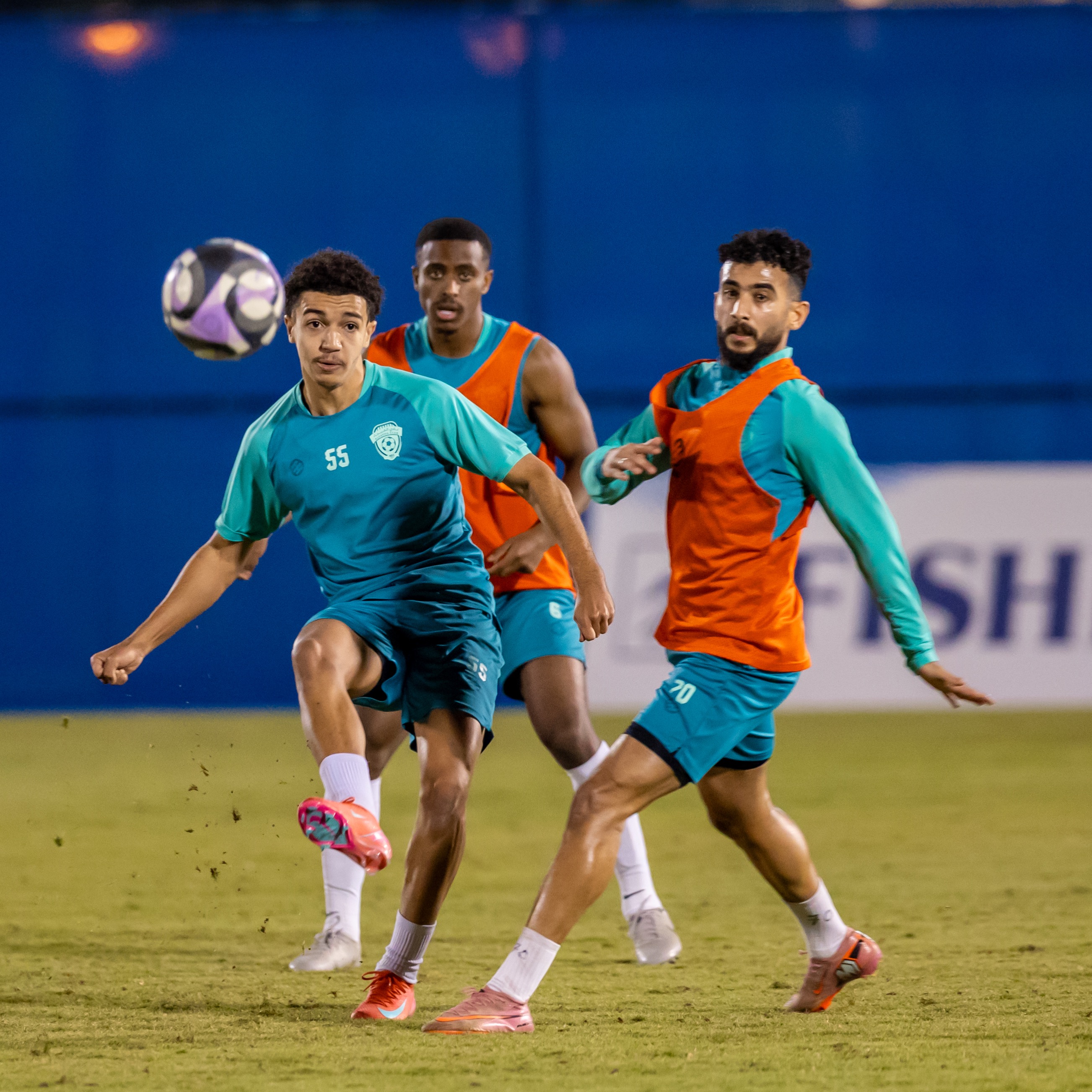 الفيحاء يواصل تدريباته اليومية بحصة مسائية في المجمعة