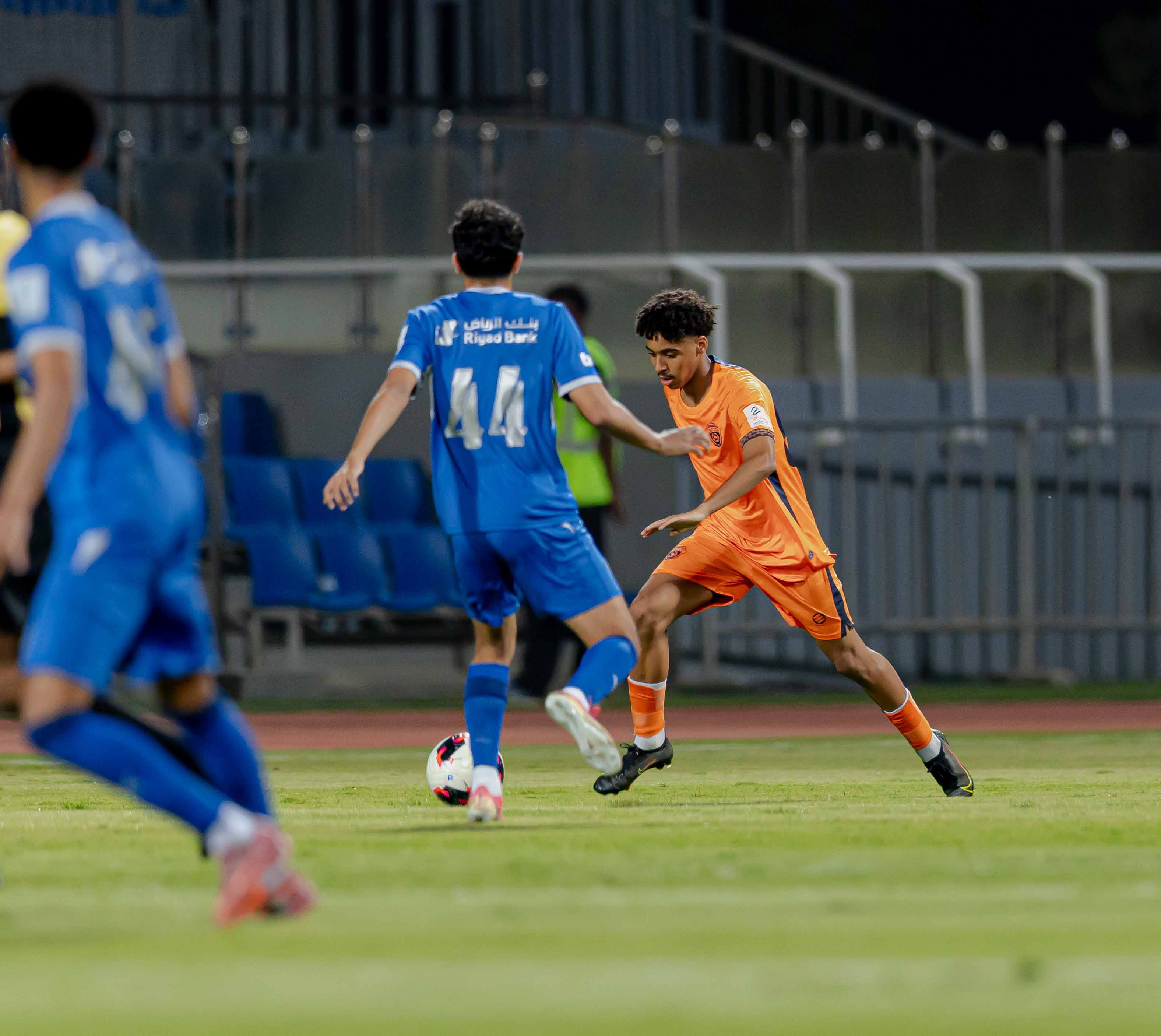 الفيحاء تحت 21 عامًا يخسر مواجهة الهلال ضمن الجولة السابعة من دوري جوي للنخبة U21.