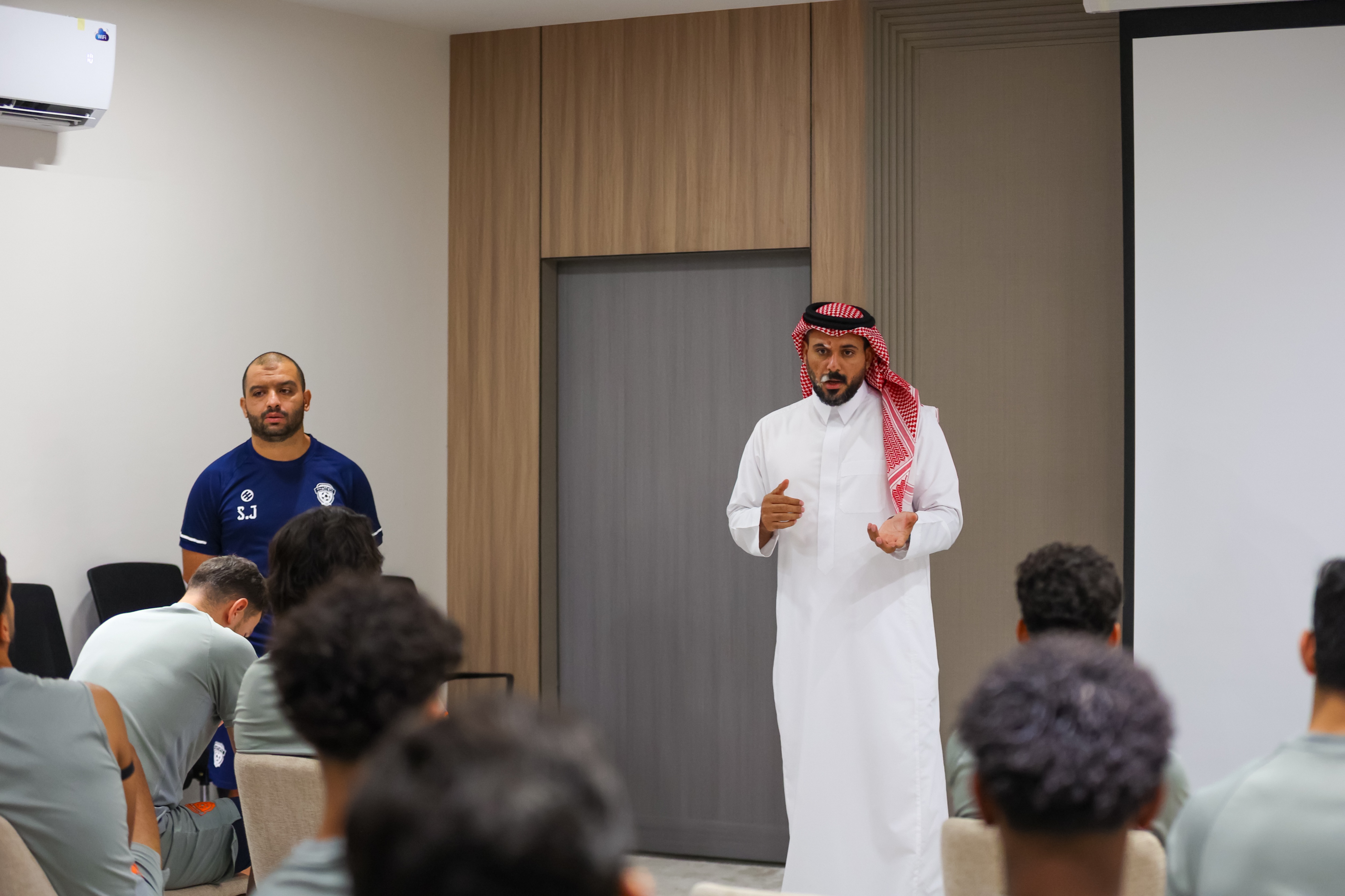 محاضرة توعوية في التنظيمات الإعلامية الواردة في اللائحة التنظيمية لمسابقة الدوري السعودي للمحترفين