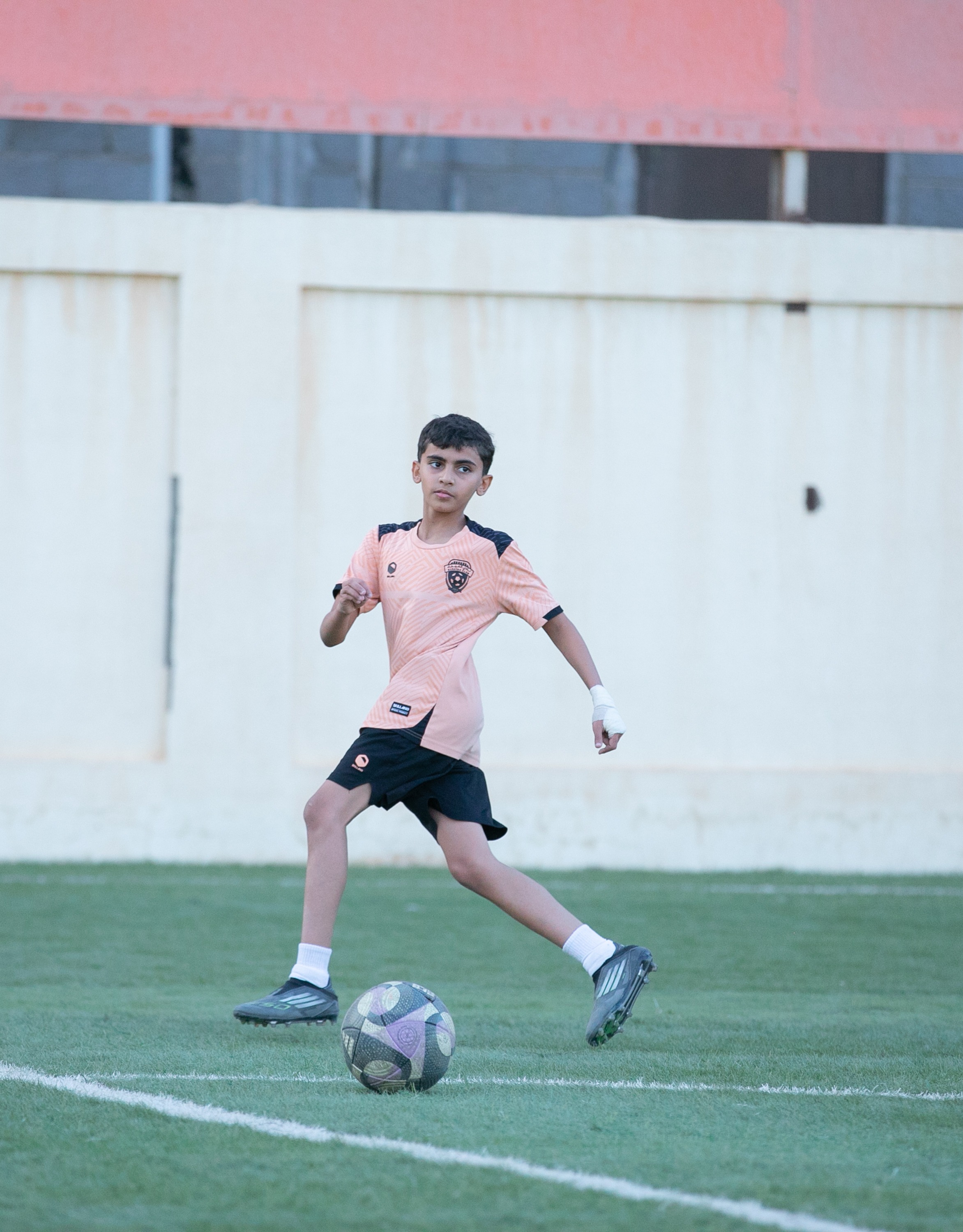 أكاديمية الفيحاء تواصل تدريباتها اليومية