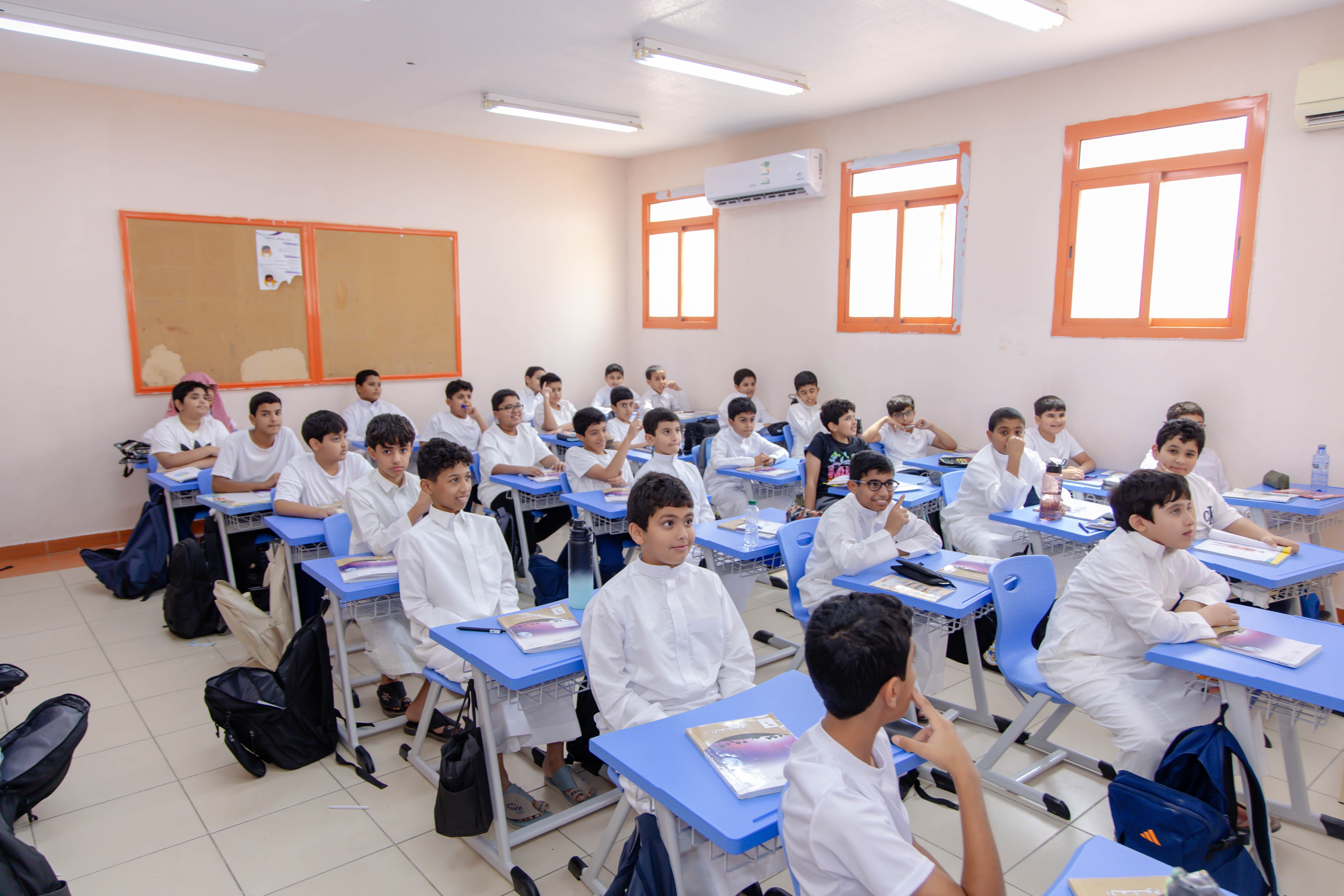 زيارات لعدد من مدارس محافظة المجمعة، ولقاءات مع الطلاب، وتذاكر مجانية للمباراة القادمة؛ تعزيزًا لارتباط النادي بمجتمعه..