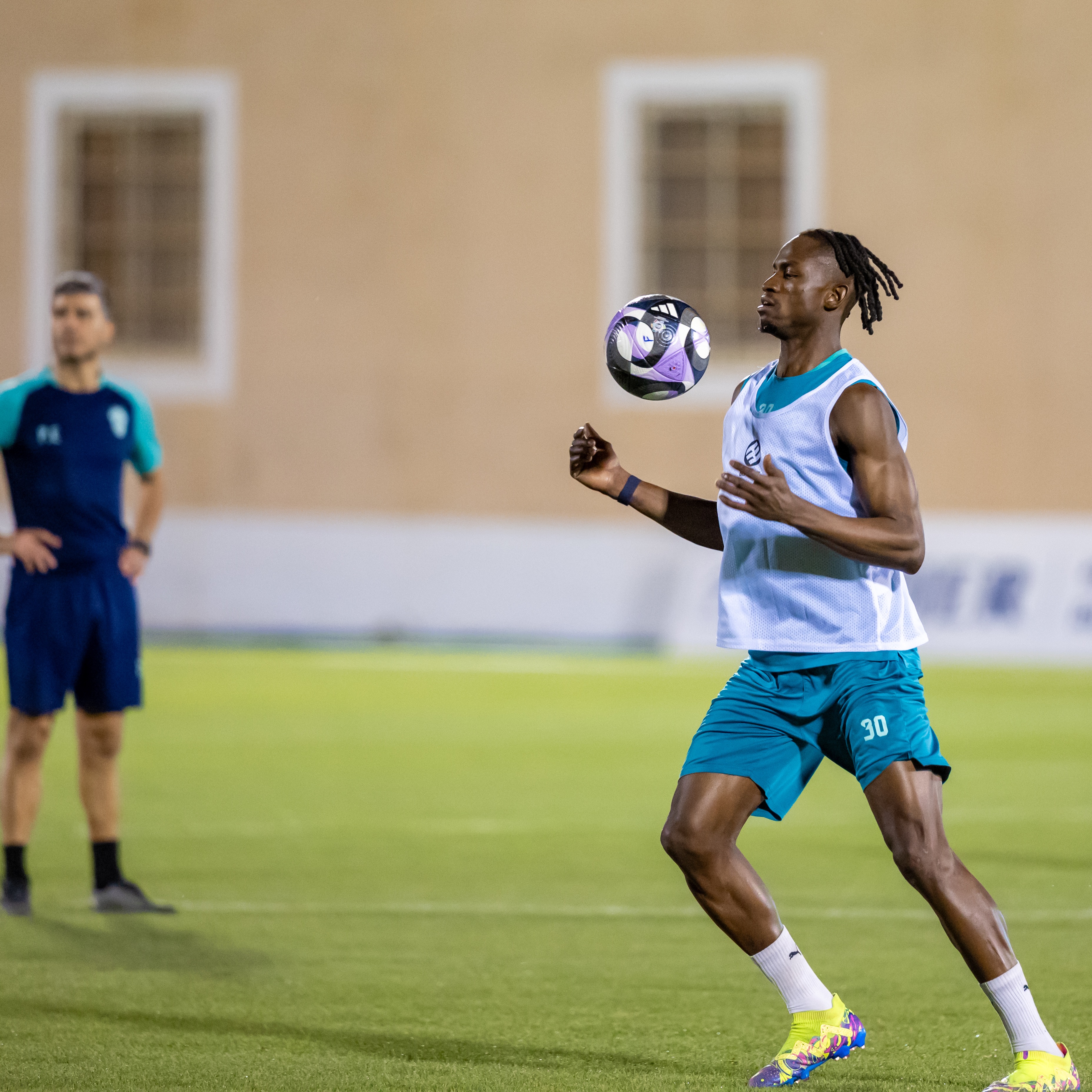 الفيحاء يجري مرانه الرئيس لمواجهة الرياض