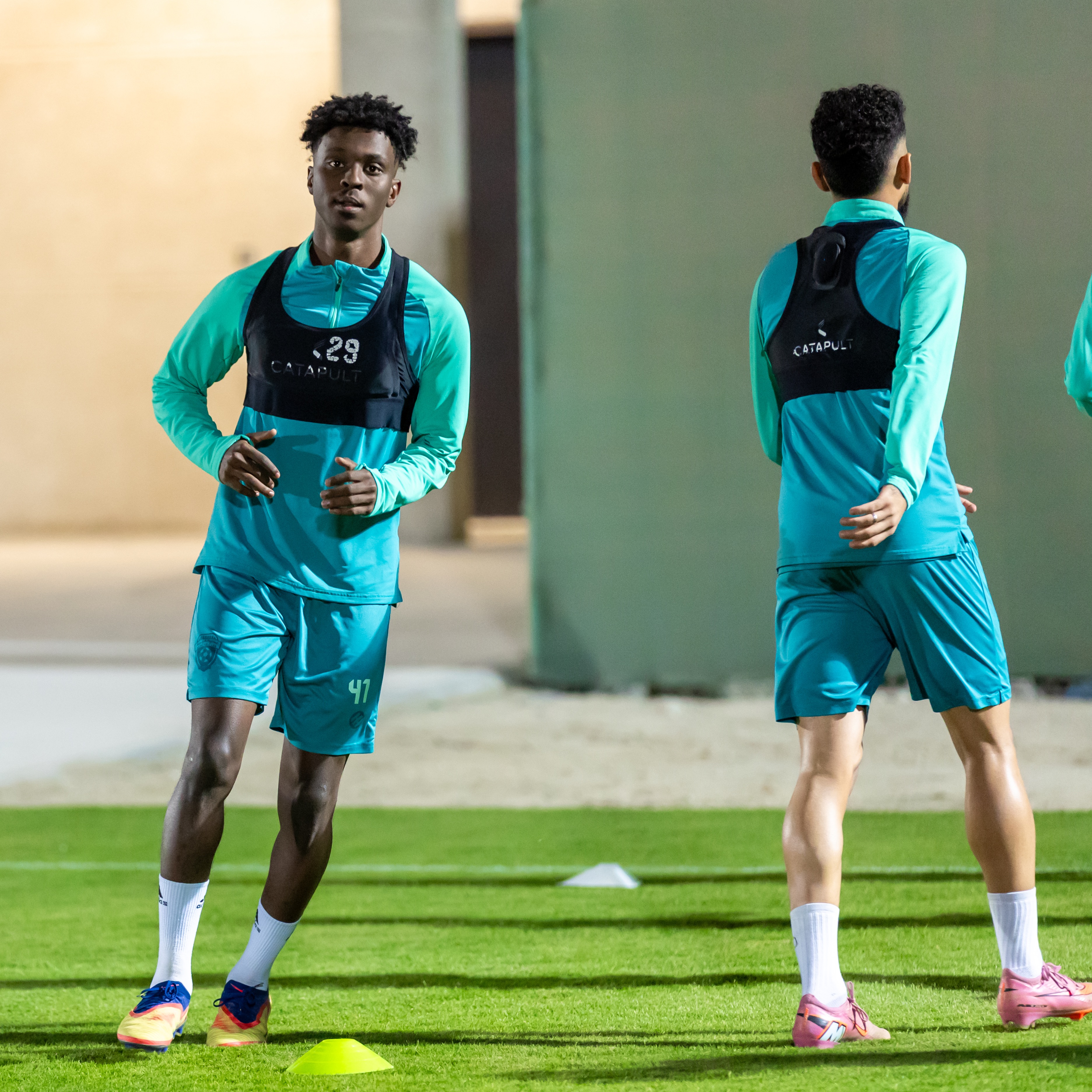 الفيحاء يصل إلى الدمام، ويجري مرانه الأخير استعداداً لمواجهة الإتفاق