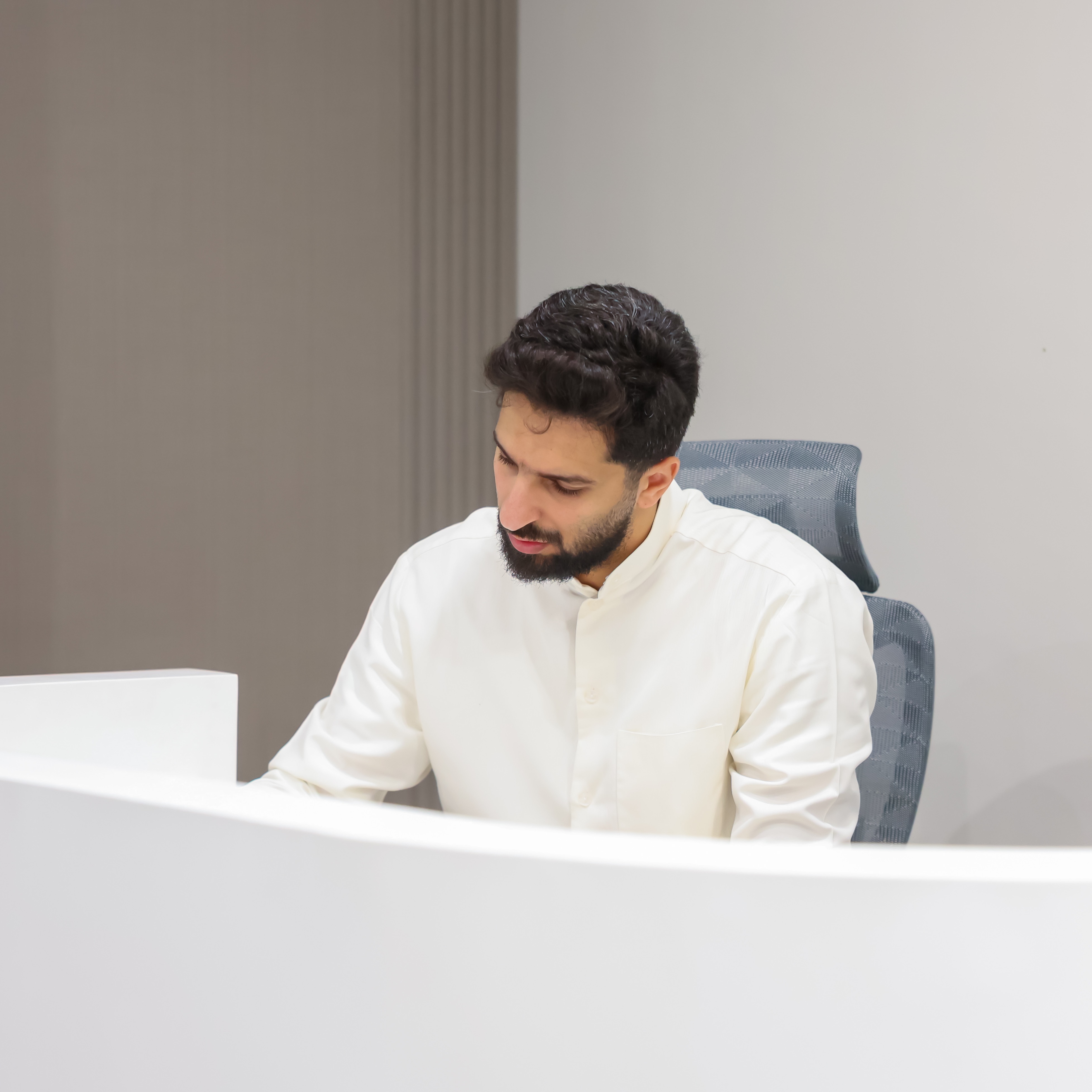 المدير التنفيذي لكرة القدم يعقد اجتماعًا دوريًا مع ممثلي الفئات السنية في نادي الفيحاء