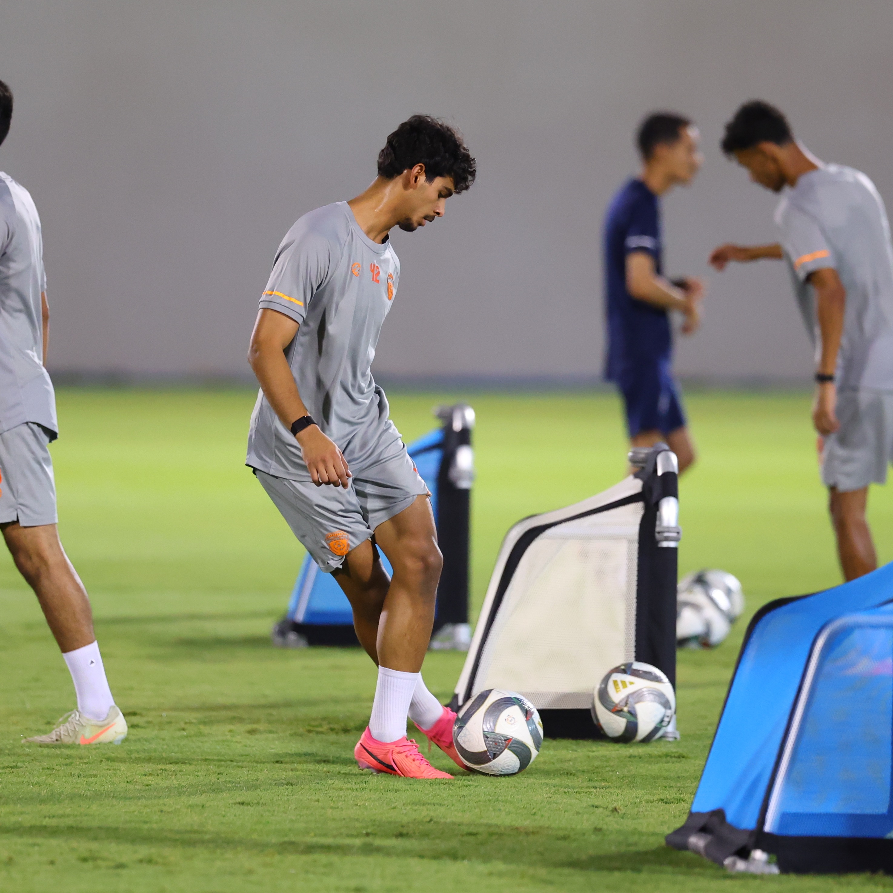 الفيحاء يواصل تدريباته اليومية بمقر النادي