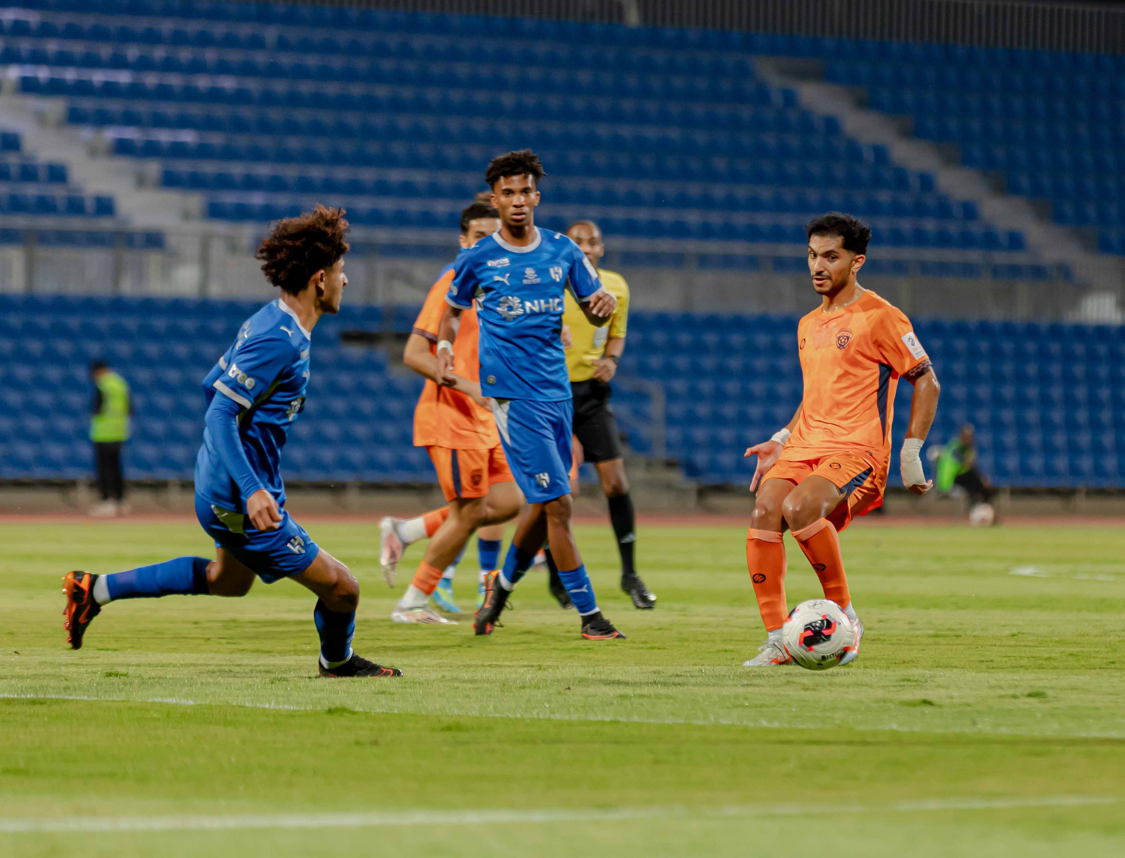 الفيحاء تحت 21 عامًا يخسر مواجهة الهلال ضمن الجولة السابعة من دوري جوي للنخبة U21.