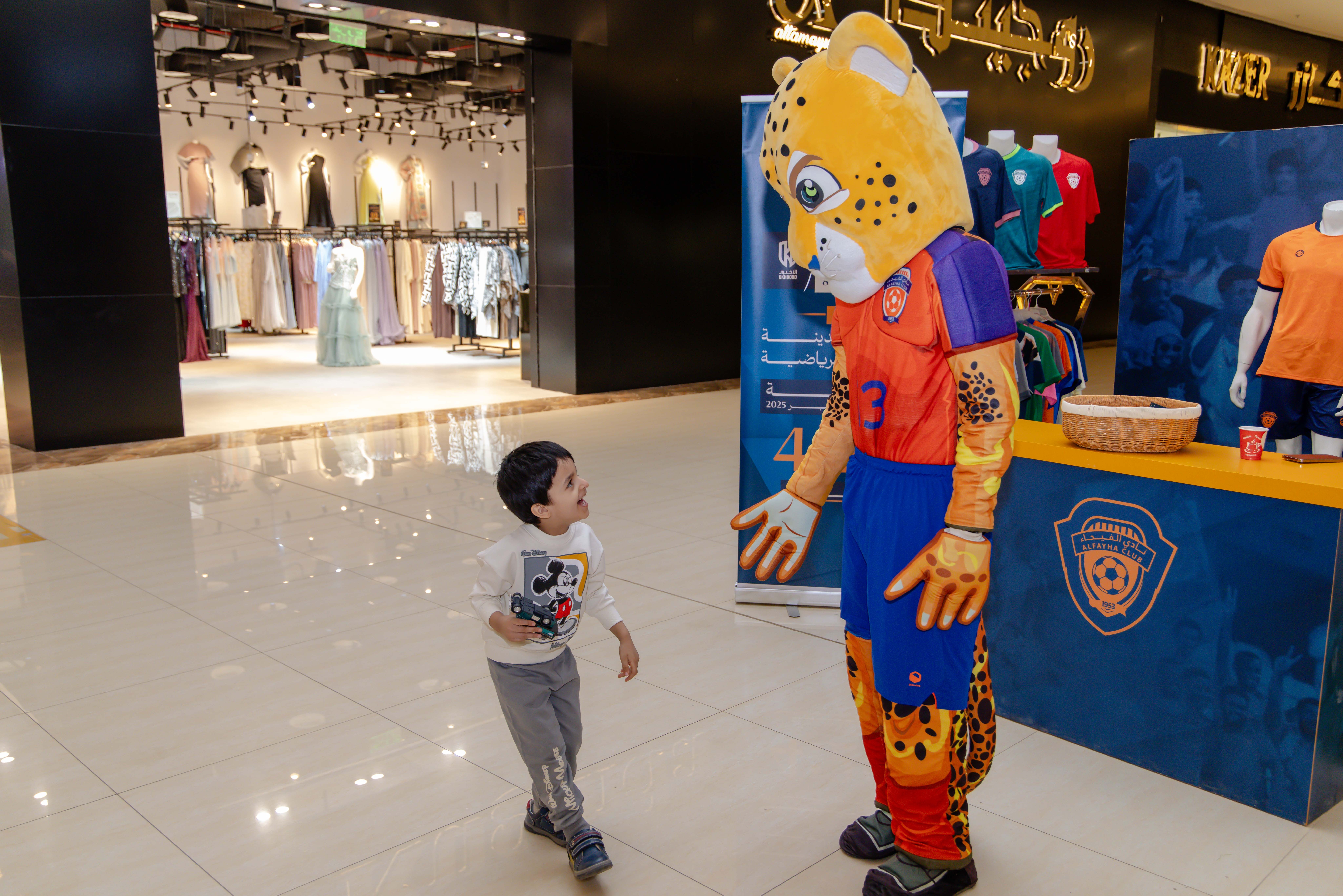 الفيحاء يواصل إقامة الركن الخاص في كرم مول لتوزيع تذاكر مباراة الفيحاء و الأخدود