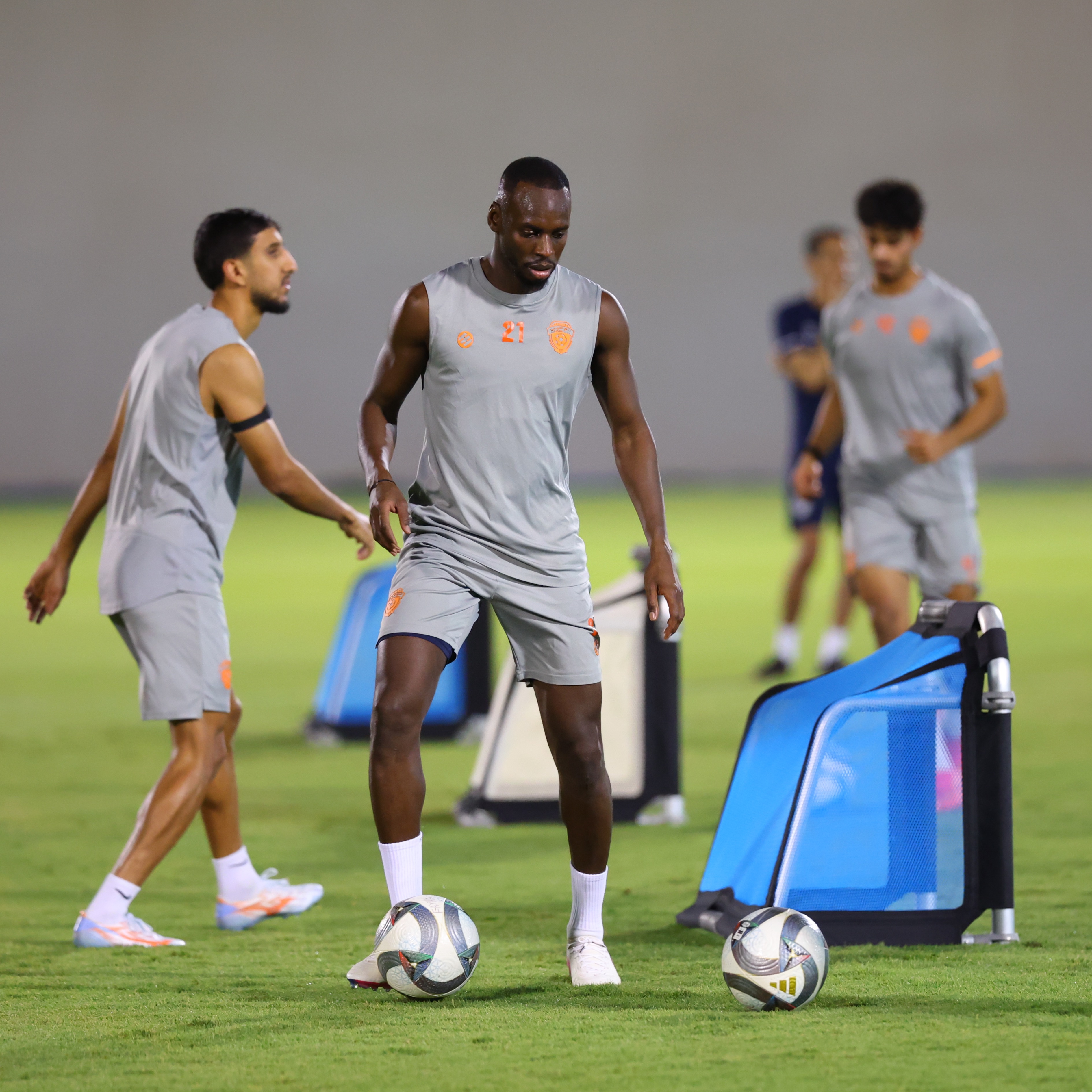الفيحاء يواصل تدريباته اليومية بمقر النادي