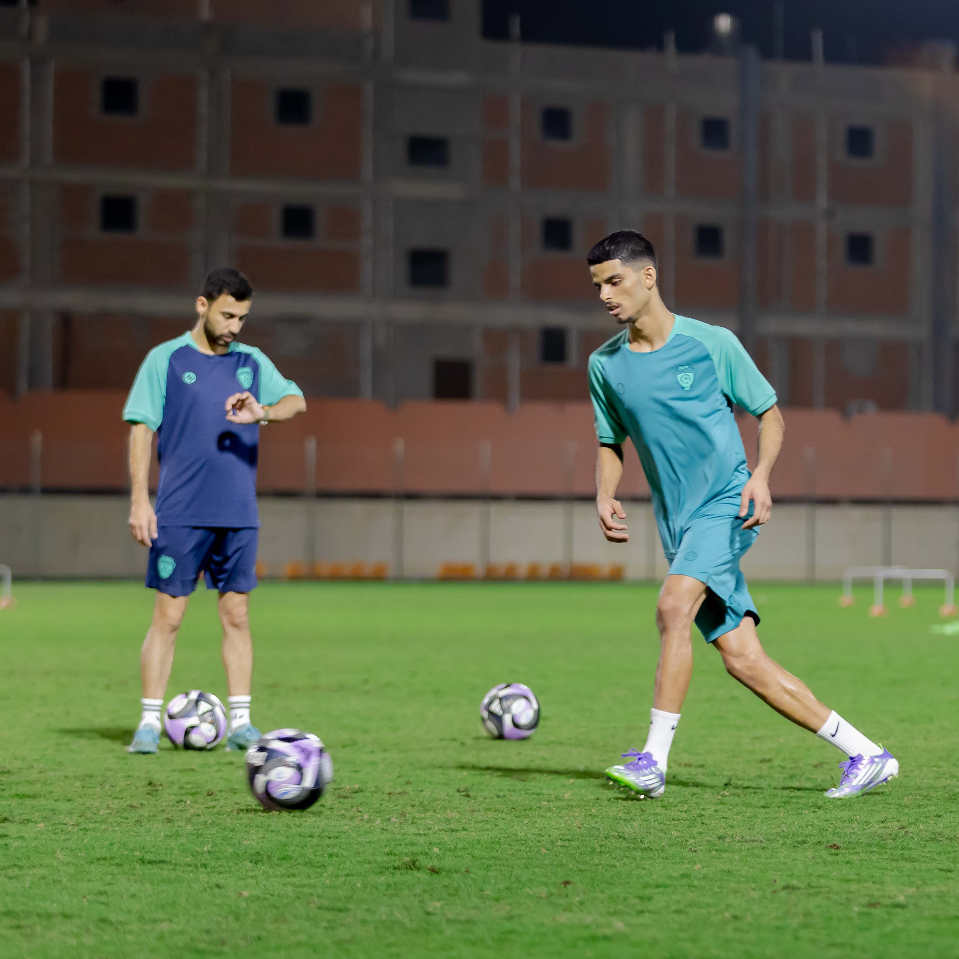 الفيحاء تحت 21 عامًا يُجري تمرينه الرئيس استعدادًا لملاقاة القادسية .