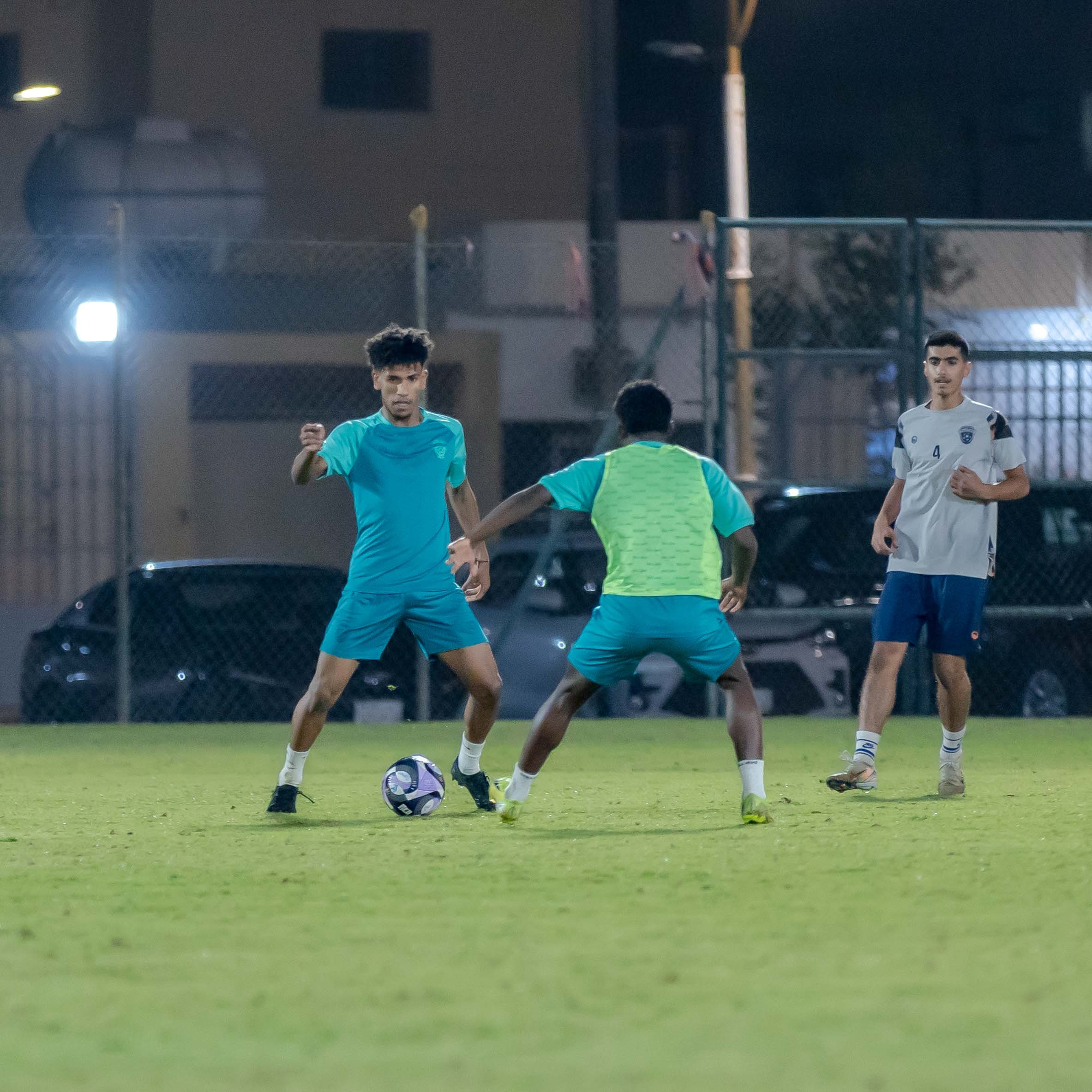 الفيحاء تحت 21 عامًا يُجري تمرينه الرئيس استعدادًا لملاقاة الفتح .