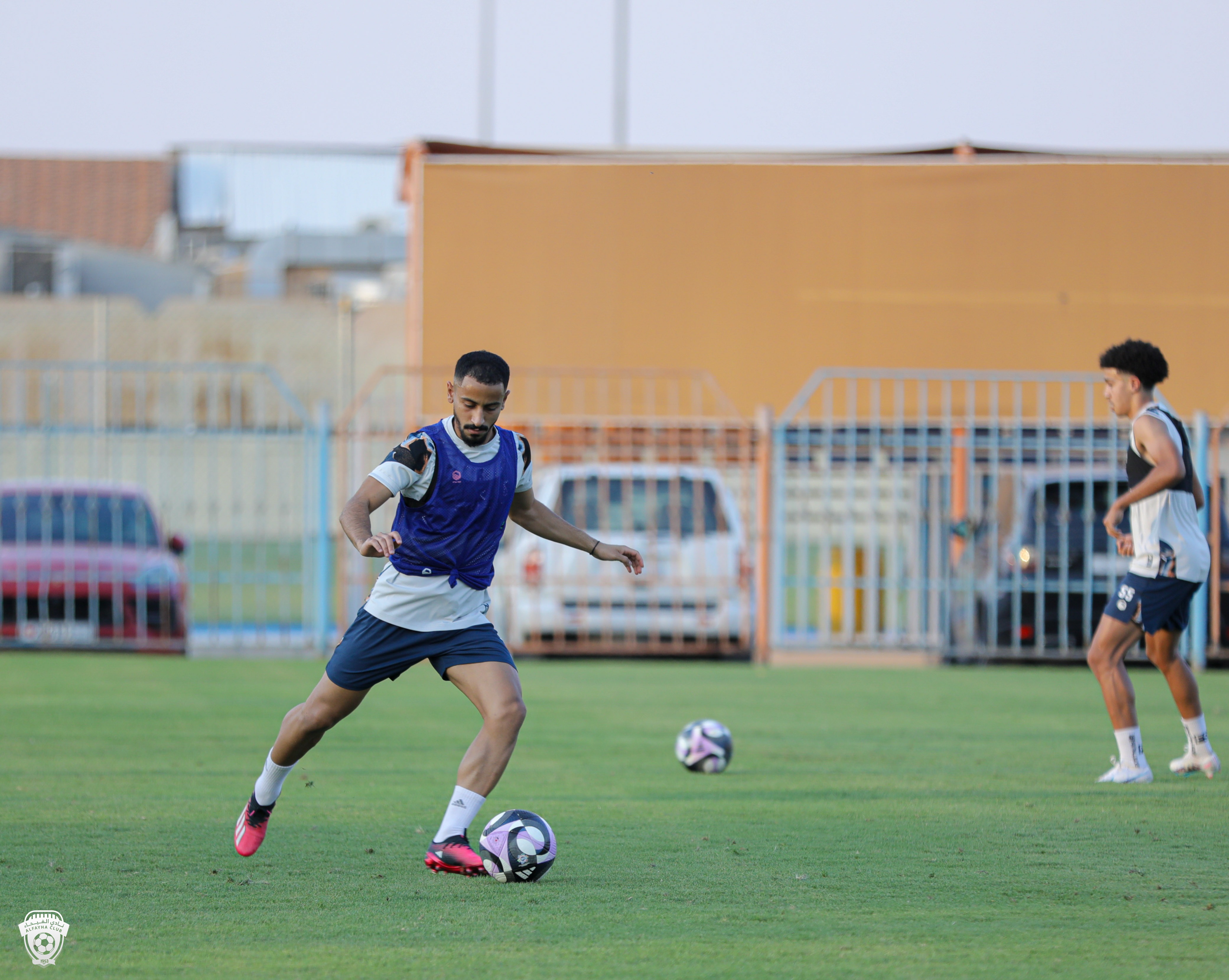 الفيحاء ينهي تحضيراته لمواجهة النصر وبعثة الفريق تغادر إلى بريدة