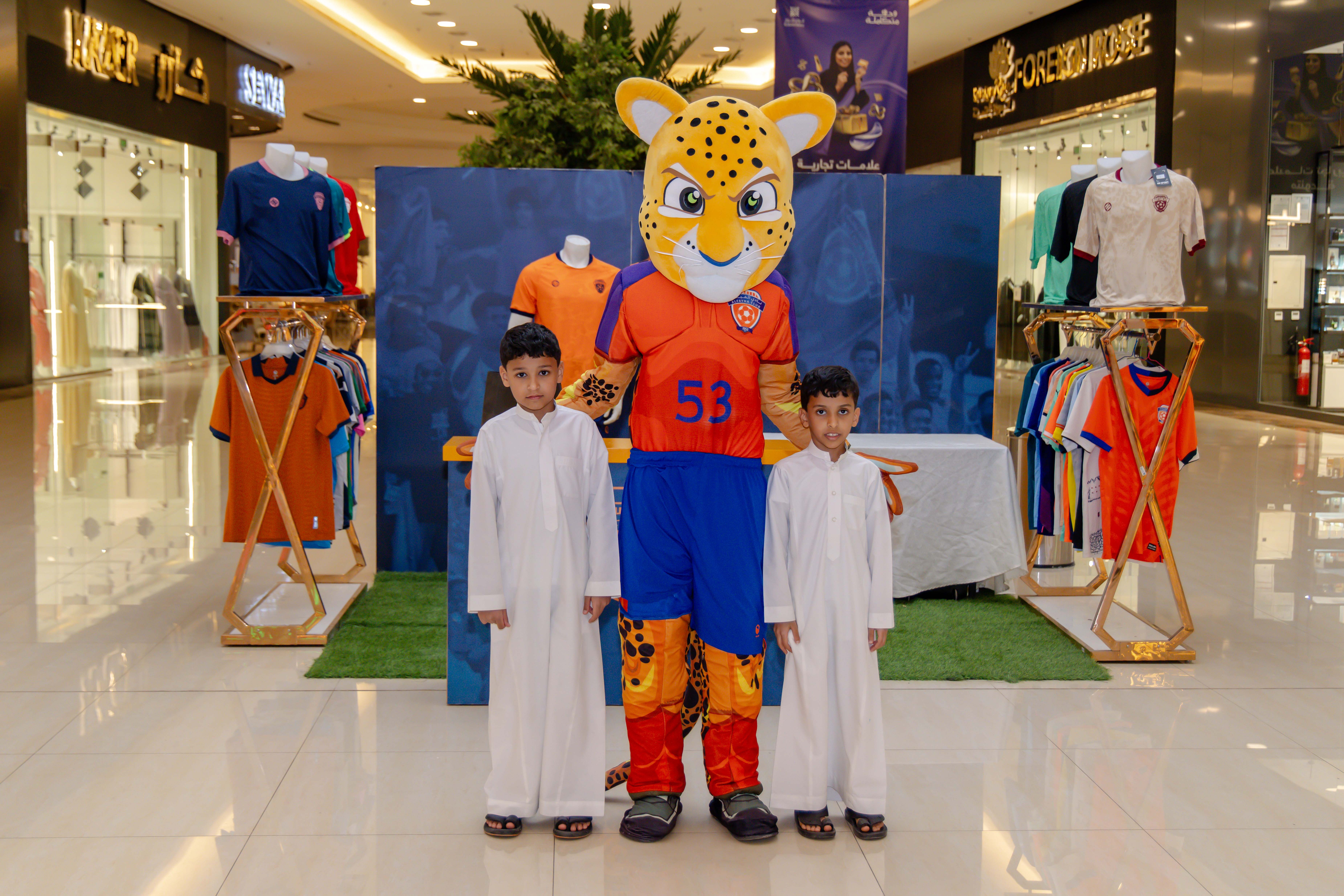 الفيحاء يواصل إقامة الركن الخاص في كرم مول لتوزيع تذاكر مباراة الفيحاء و الأخدود