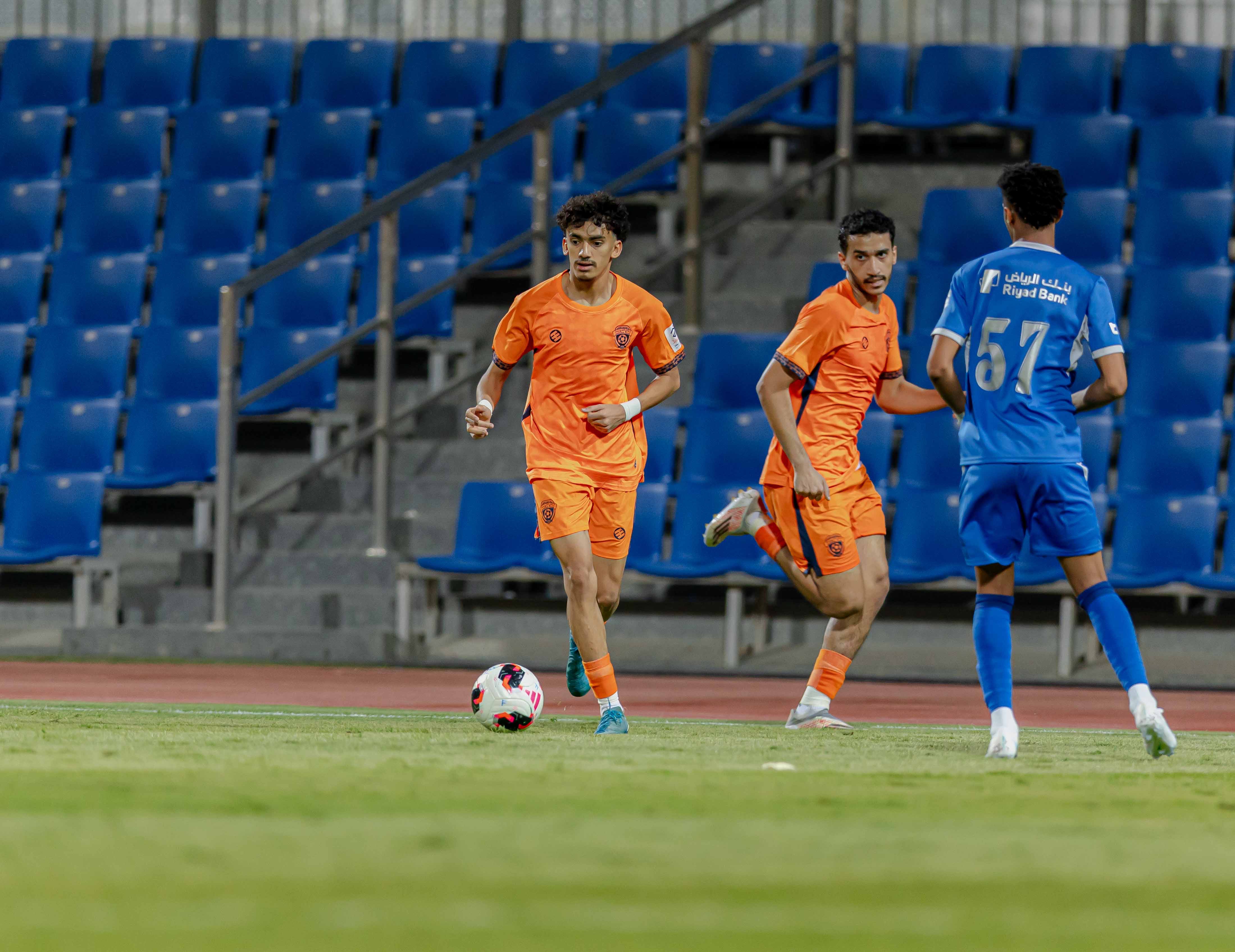 الفيحاء تحت 21 عامًا يخسر مواجهة الهلال ضمن الجولة السابعة من دوري جوي للنخبة U21.