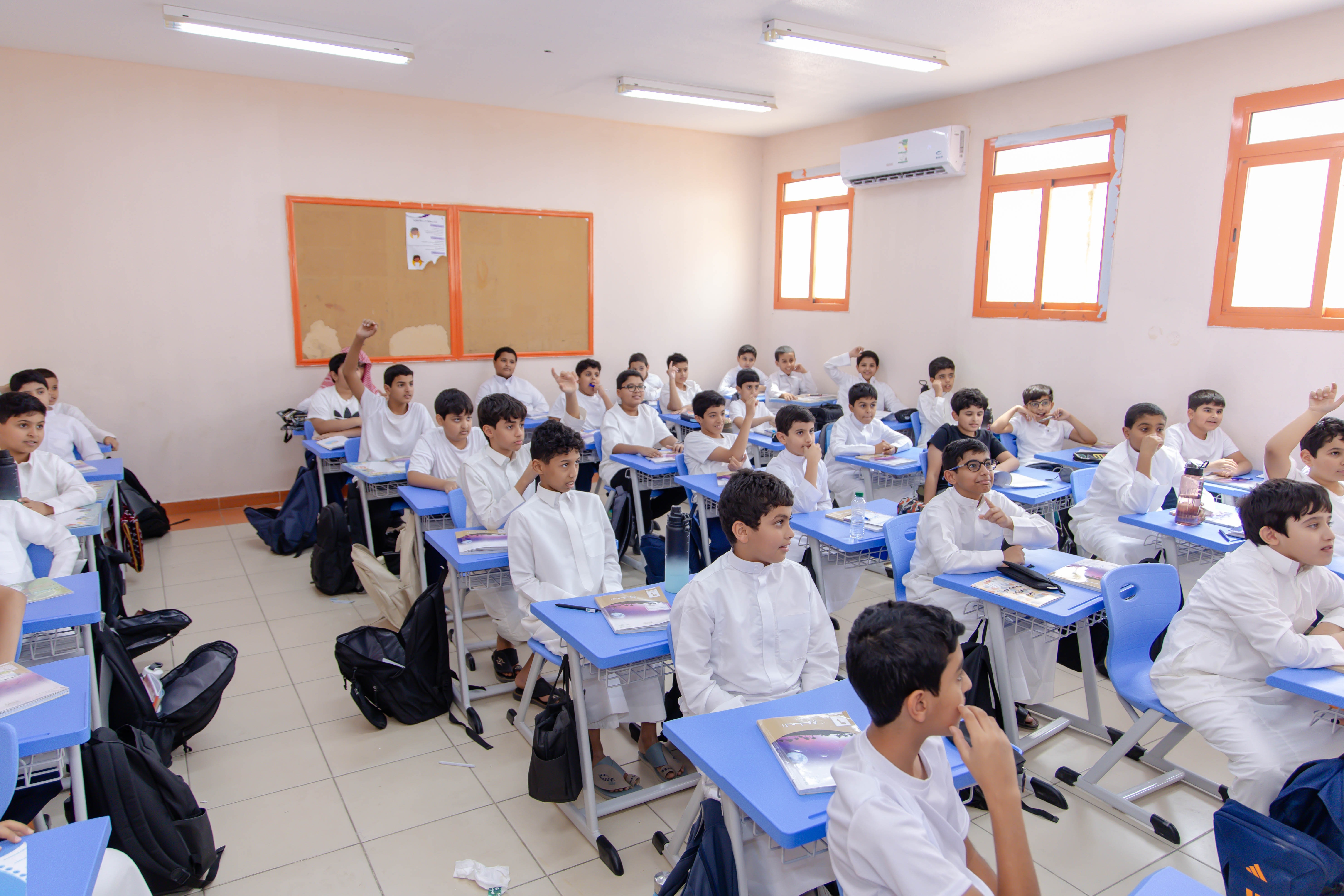 زيارات لعدد من مدارس محافظة المجمعة، ولقاءات مع الطلاب، وتذاكر مجانية للمباراة القادمة؛ تعزيزًا لارتباط النادي بمجتمعه..