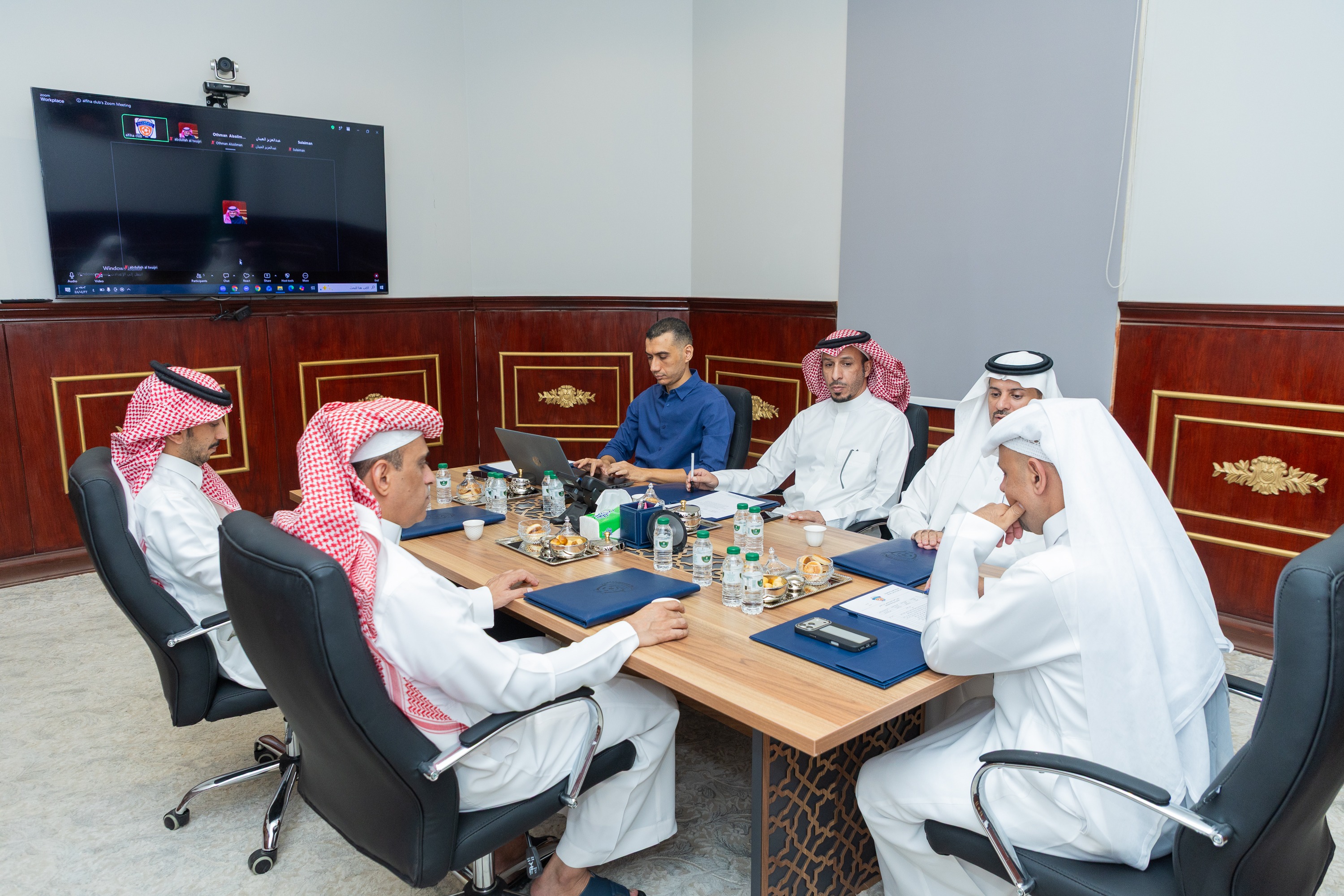 مجلس إدارة النادي يعقد اجتماعه الدوري