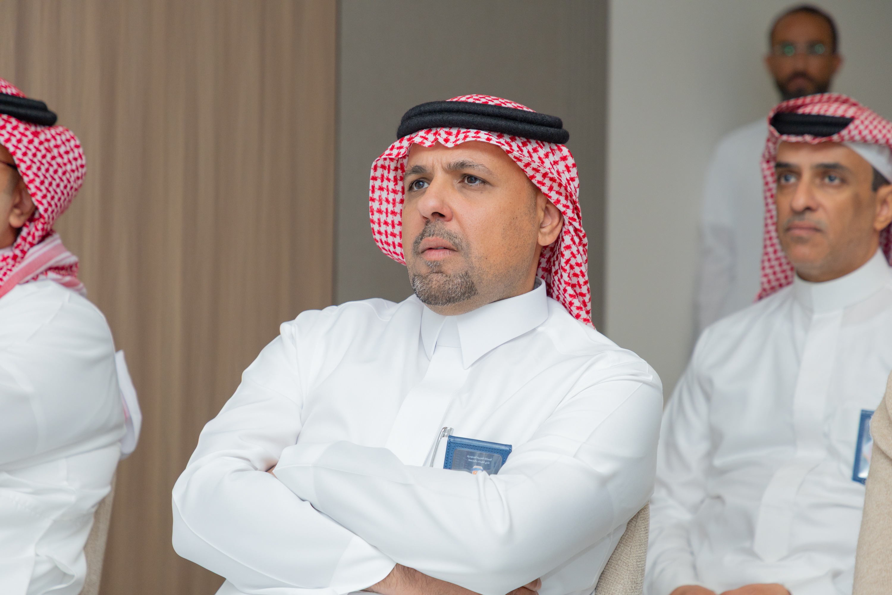 السيد بن هاربورغ مالك نادي الخلود يزور الفيحاء