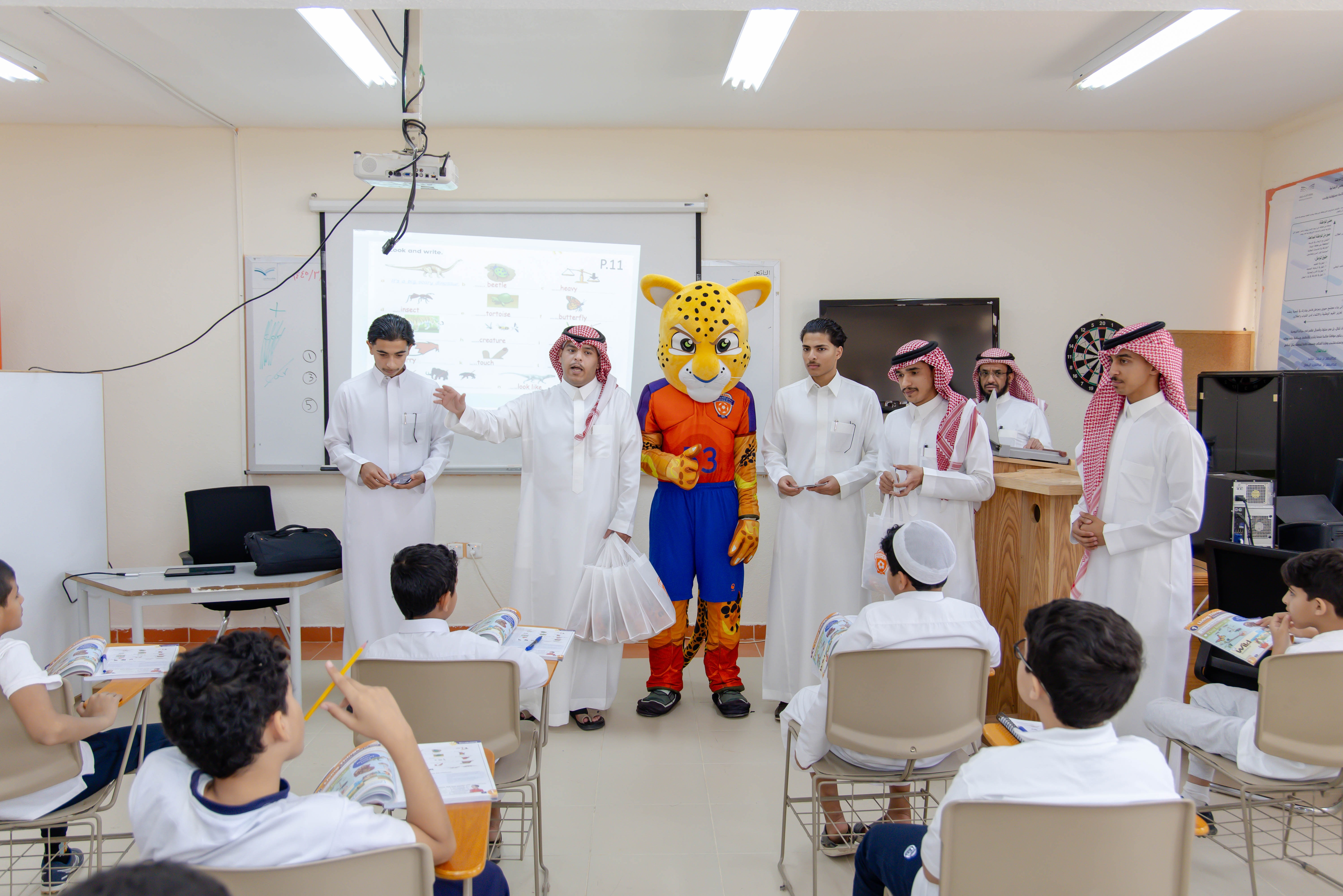 زيارات لعدد من مدارس محافظة المجمعة، ولقاءات مع الطلاب، وتذاكر مجانية للمباراة القادمة؛ تعزيزًا لارتباط النادي بمجتمعه..