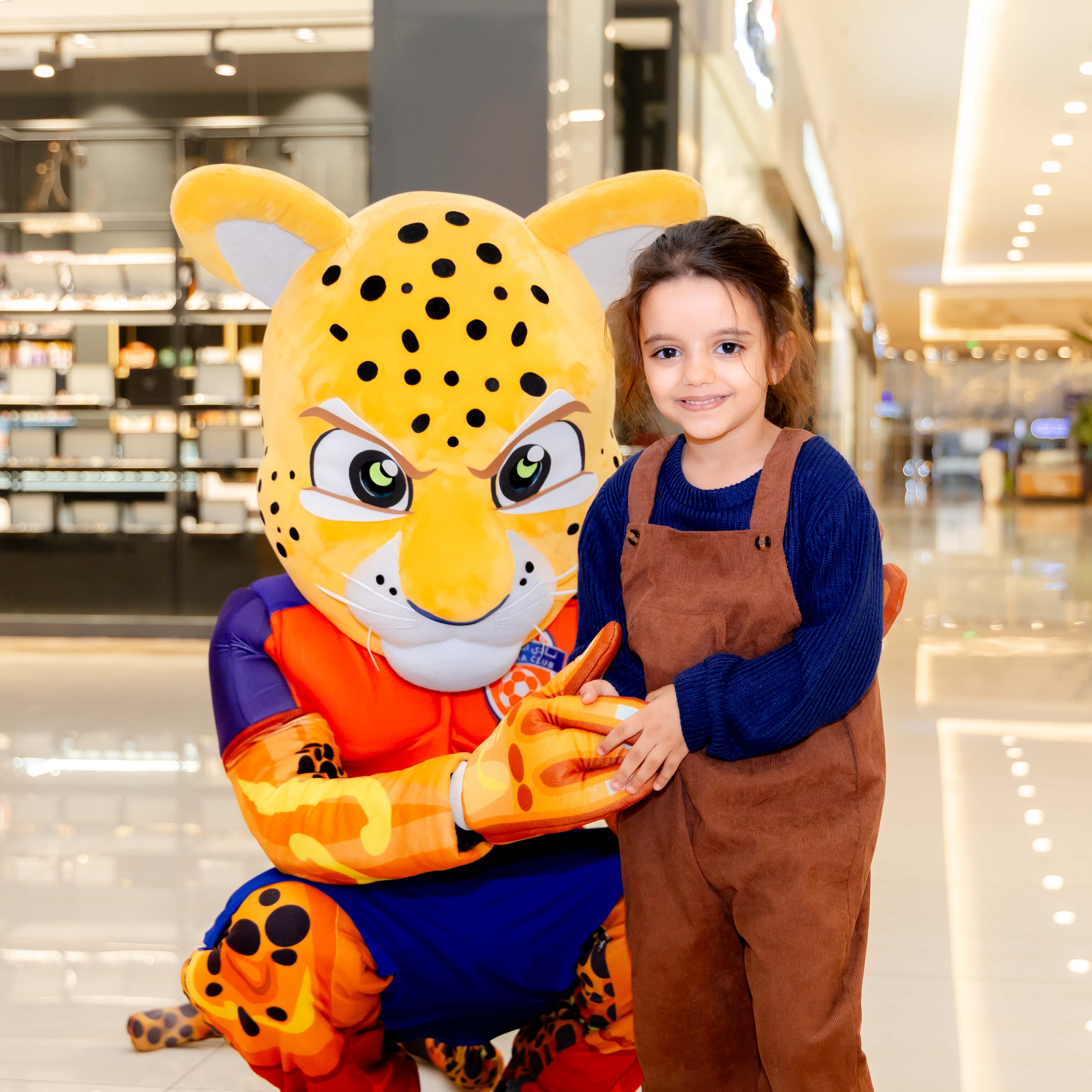 الفيحاء يقيم ركن خاص في كرم مول لتوزيع تذاكر مباراة الفيحاء و الاخدود