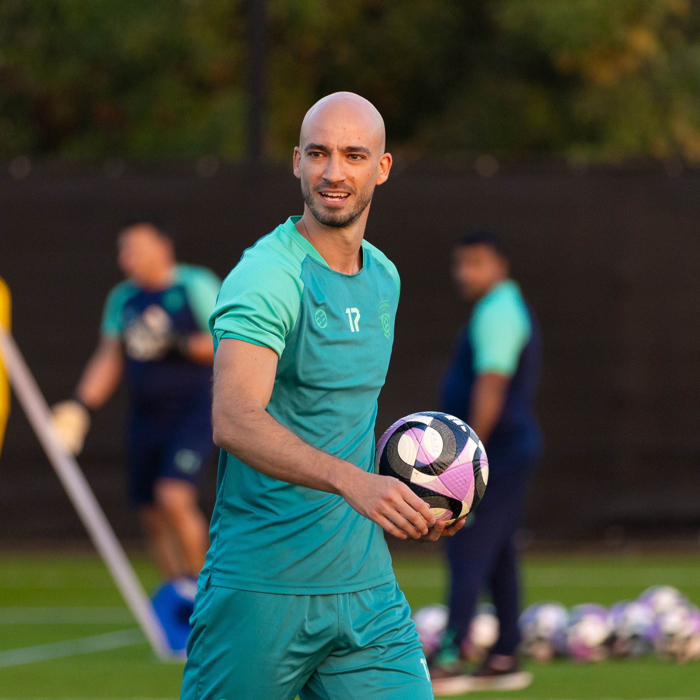 الفيحاء يواصل برنامجه الإعدادي في معسكر العين بحصتين تدريبيتين