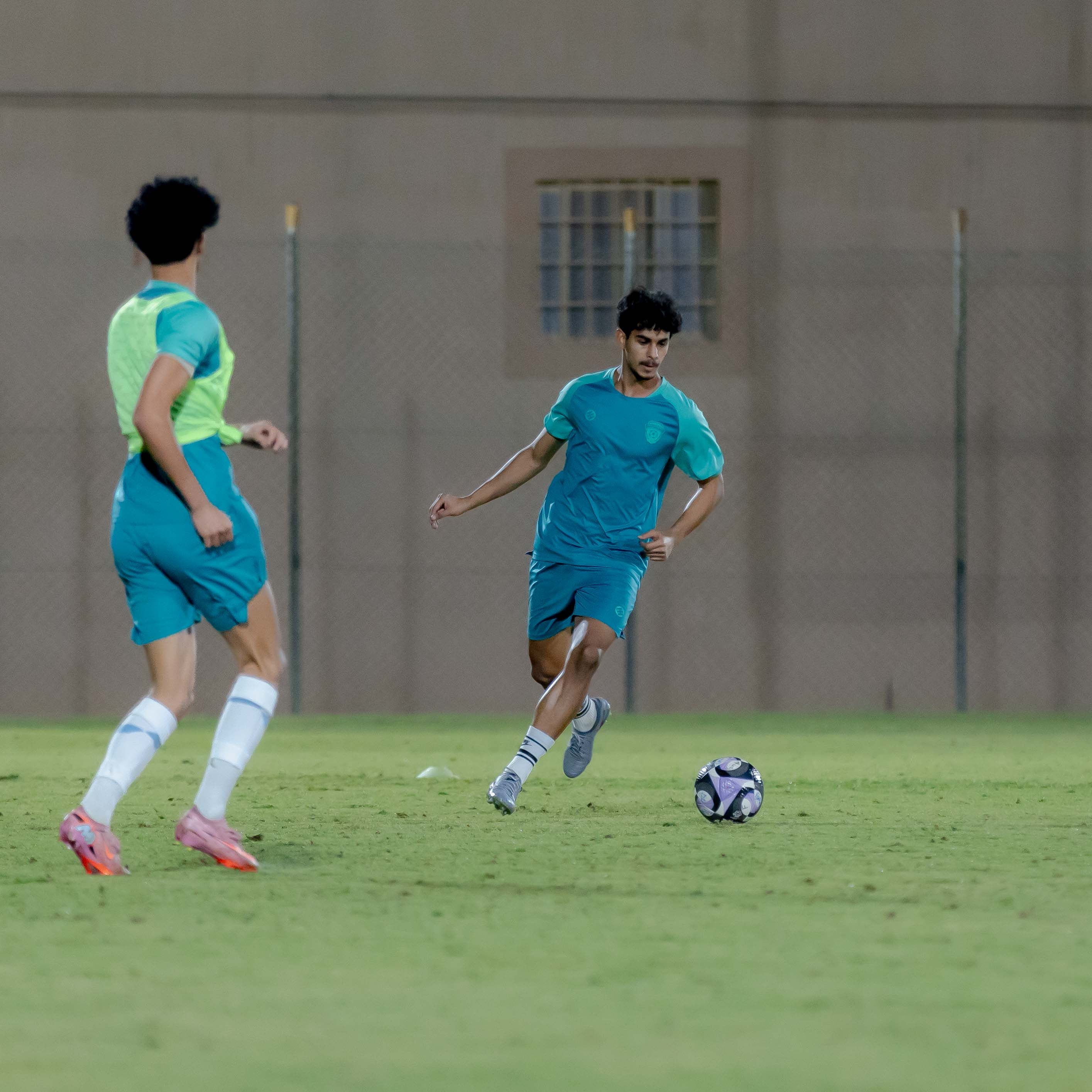 الفيحاء تحت 21 عامًا يُجري تمرينه الرئيس استعدادًا لملاقاة الفتح .