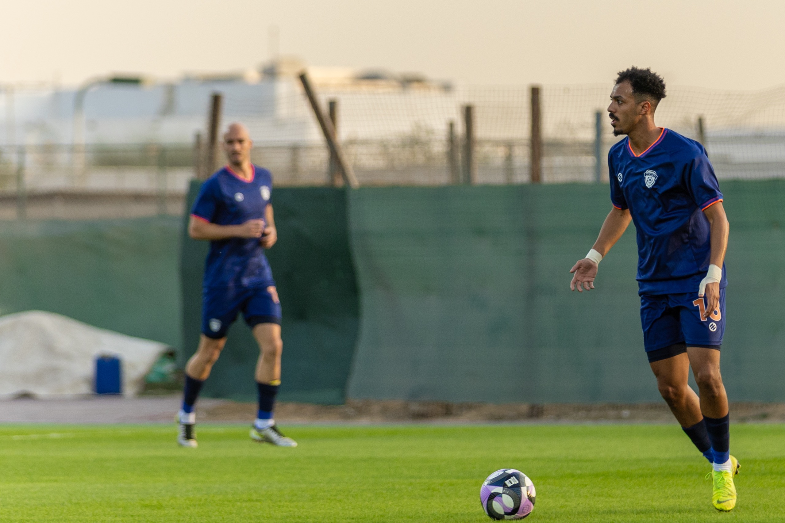 الفيحاء يختتم معسكره الإعدادي بودية شباب الأهلي الإماراتي