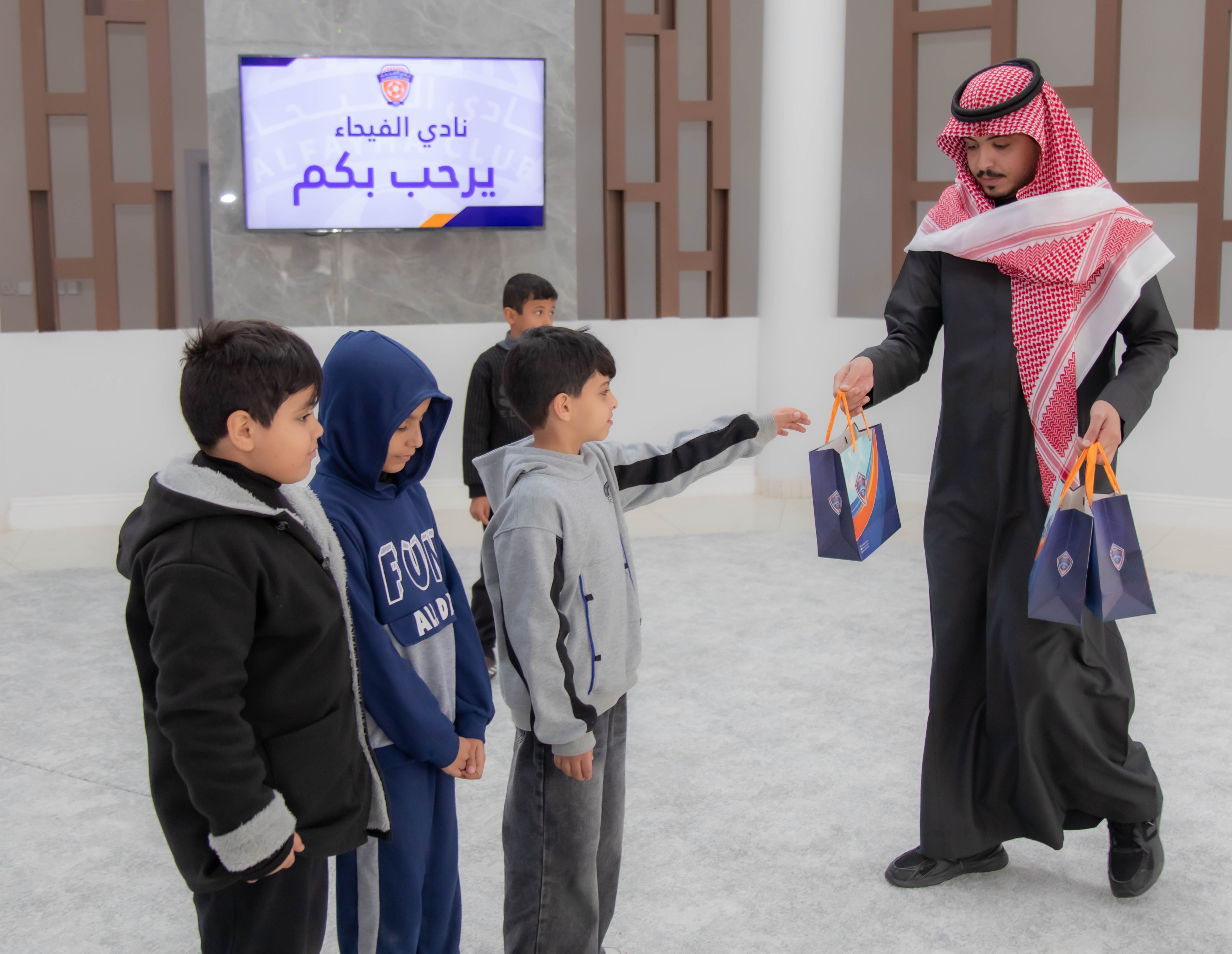 طلاب مدرسة المجد للطفولة المبكرة يزورون نادي الفيحاء