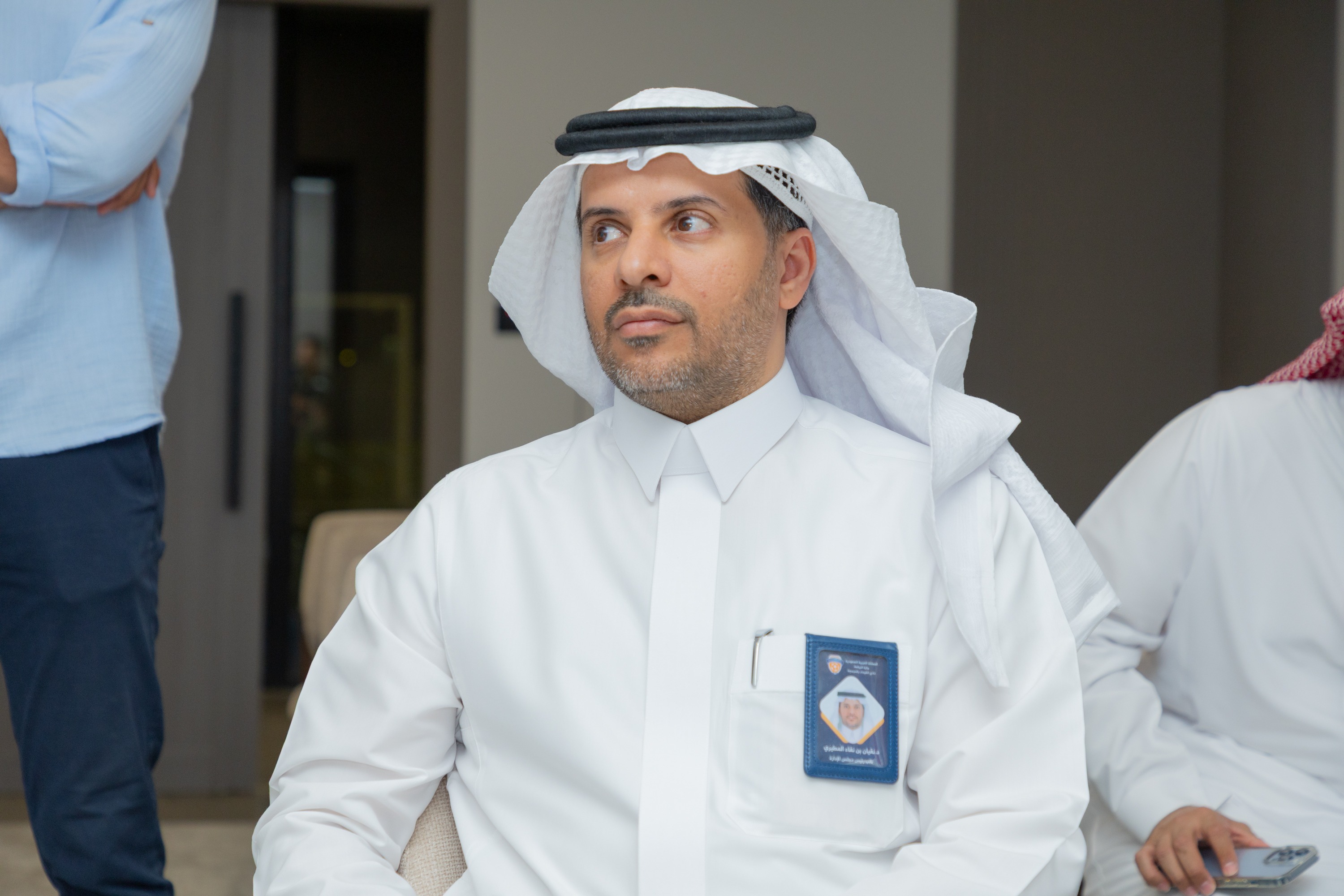 السيد بن هاربورغ مالك نادي الخلود يزور الفيحاء